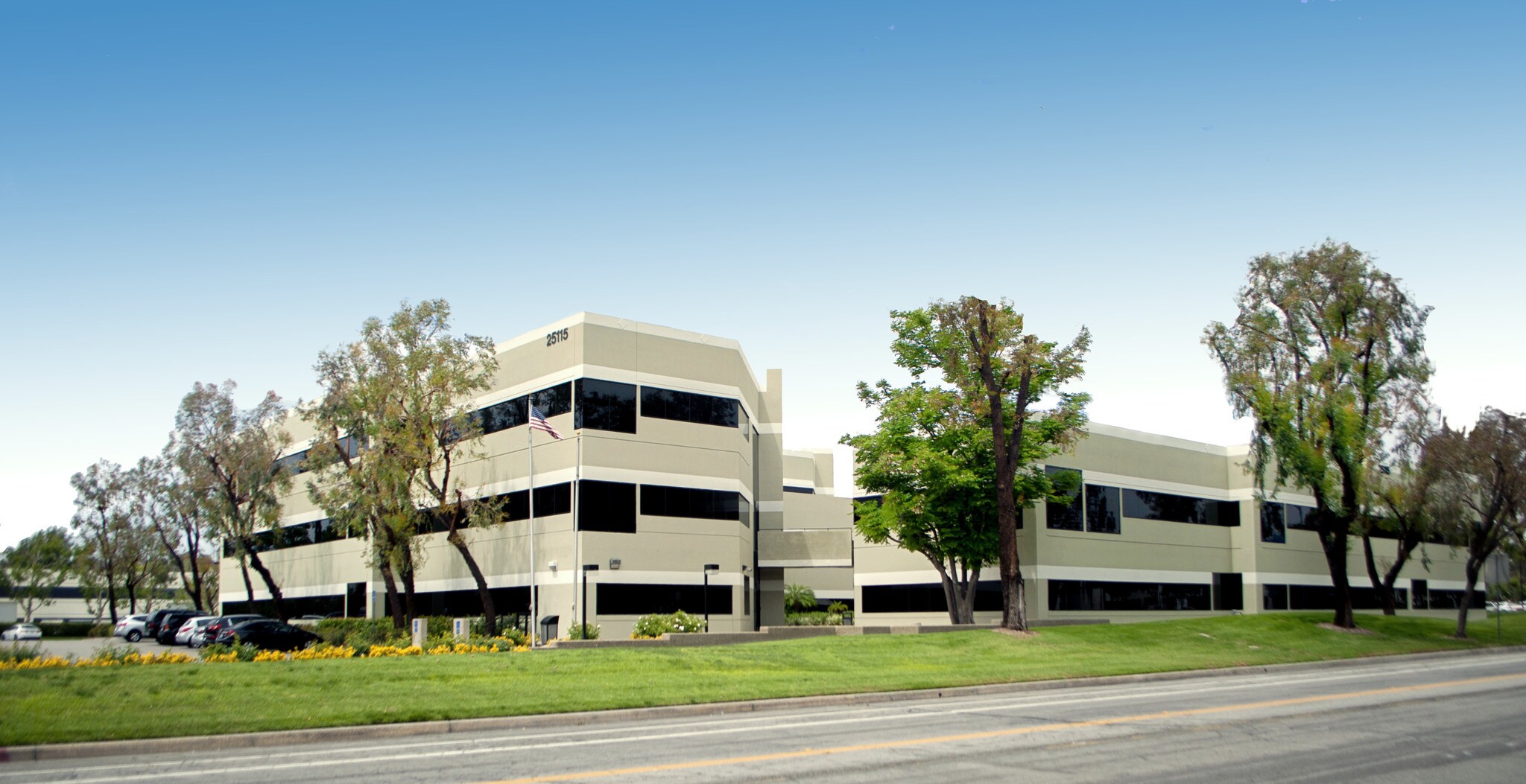 25115 Avenue Stanford Valencia, CA 91355 Office Property for Lease on