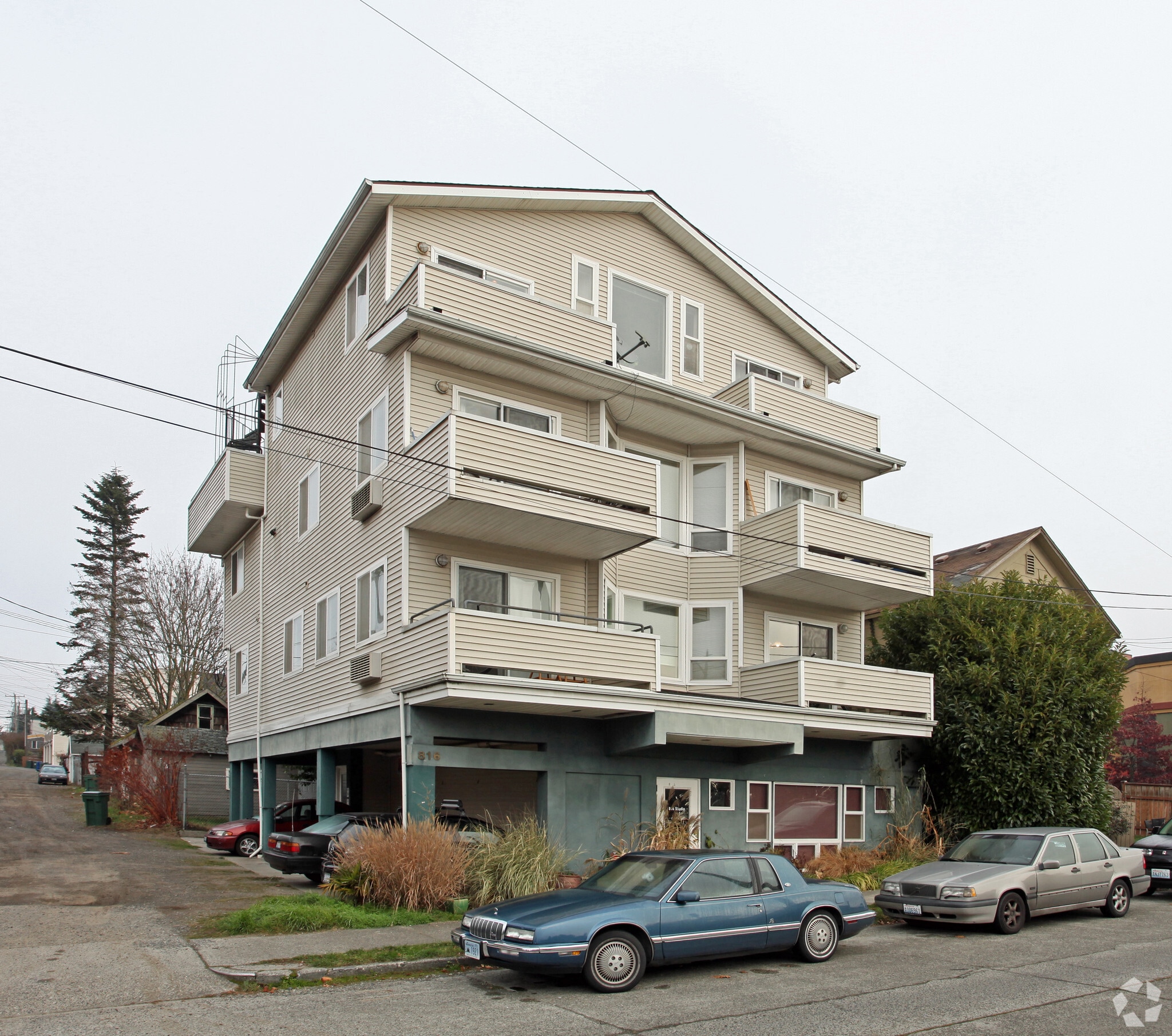 816 N 38th St, Seattle, WA for Sale