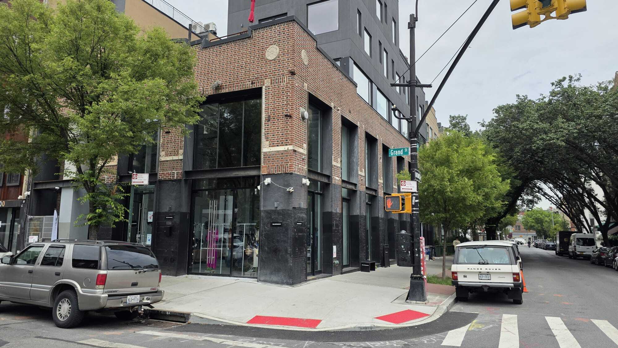 307-311 Grand St, Brooklyn, NY for Rent