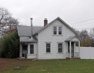 Saint James, NY Freestanding - 549 N Country Rd