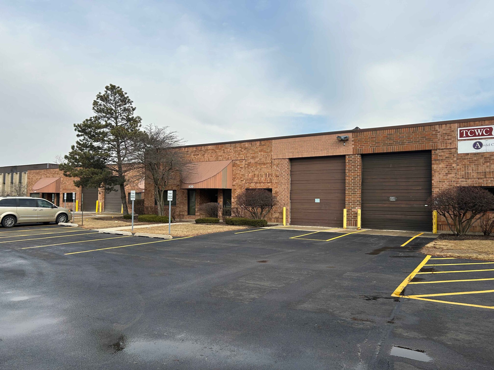 827-847 N Central Ave, Wood Dale, IL for Rent