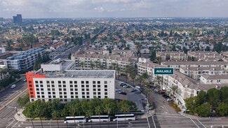 Santa Ana, CA Retail - 31 E MacArthur Crescent Dr