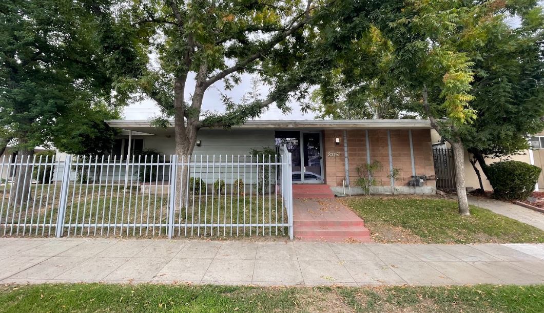 2716 L St, Bakersfield, CA for Sale