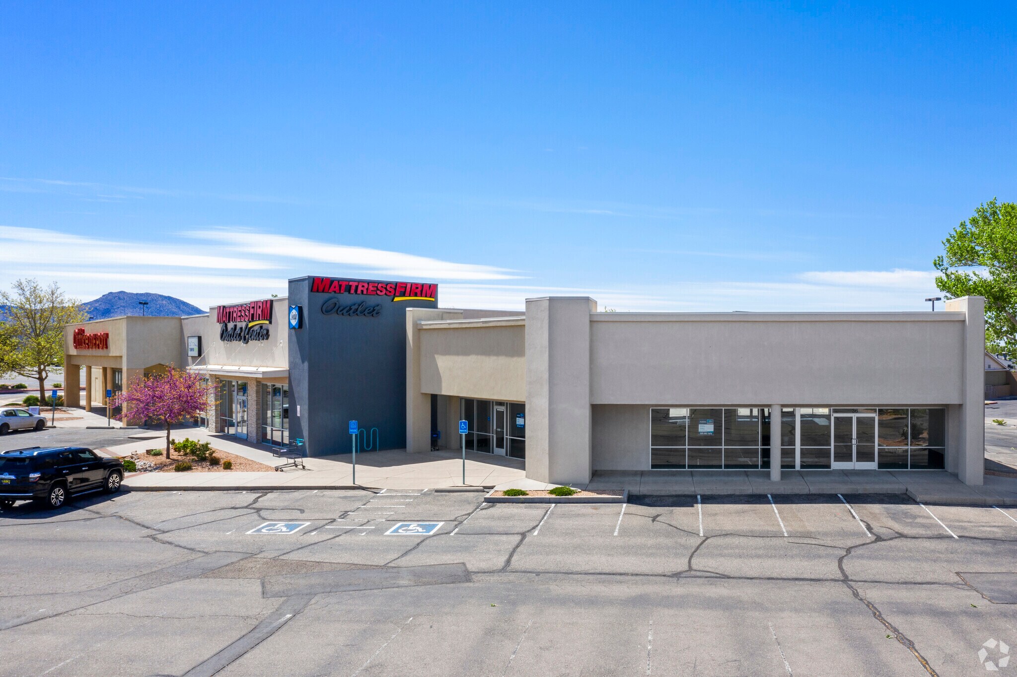 1111011150 Lomas Blvd NE Albuquerque, NM 87123 Shopping Center Property for Lease on