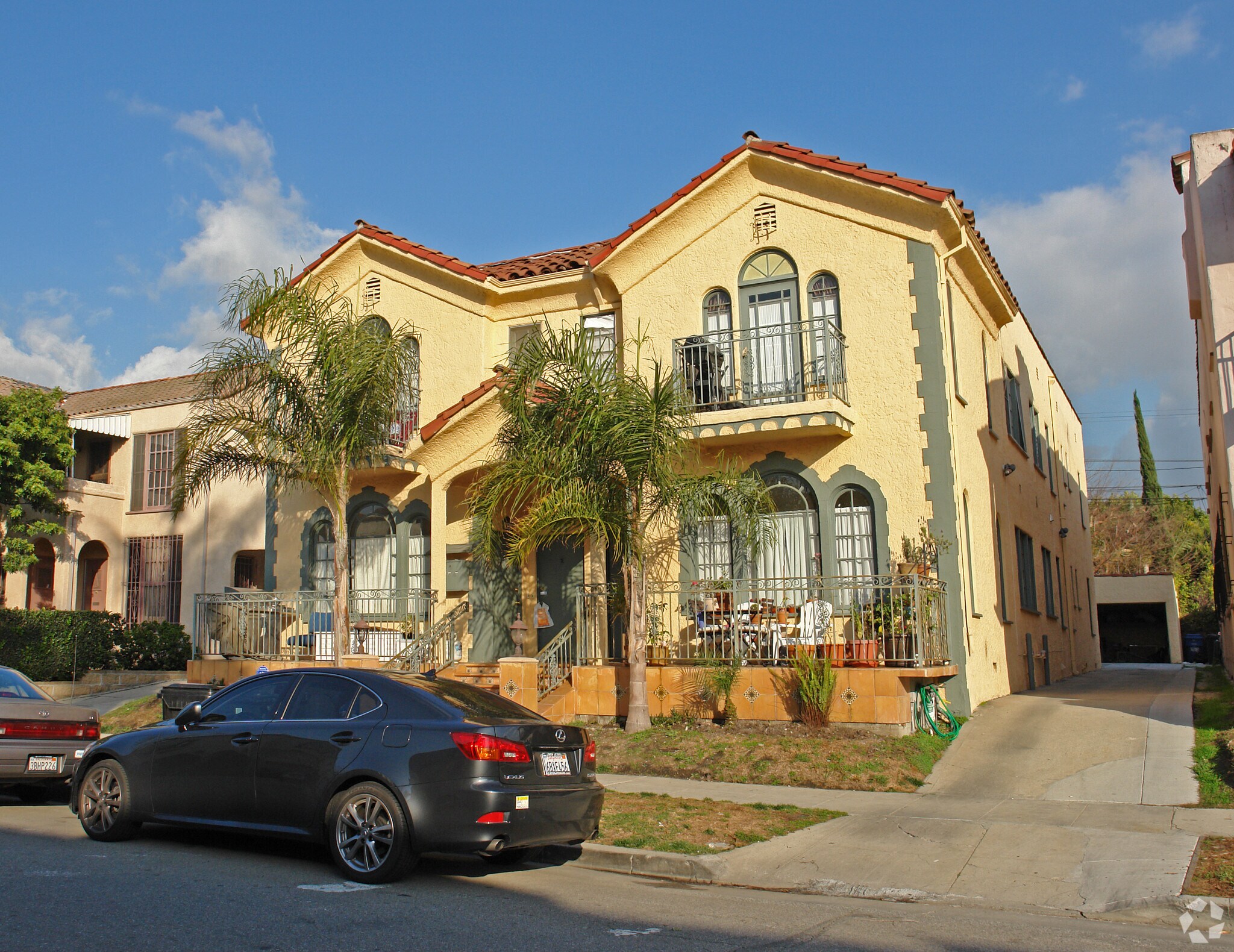 424 N Gardner St Los Angeles, CA 90036 MultiFamily Property for Sale