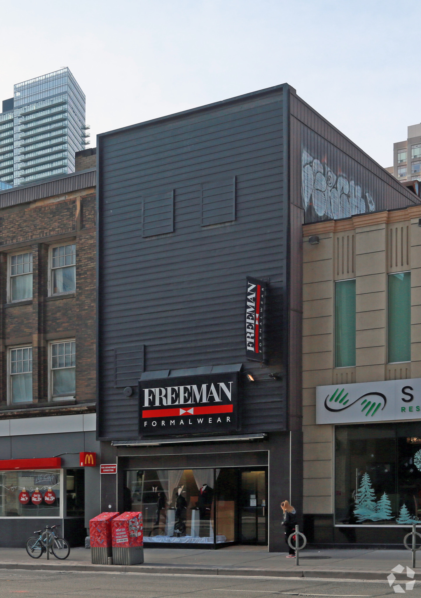 556 Yonge St, Toronto, ON for Rent
