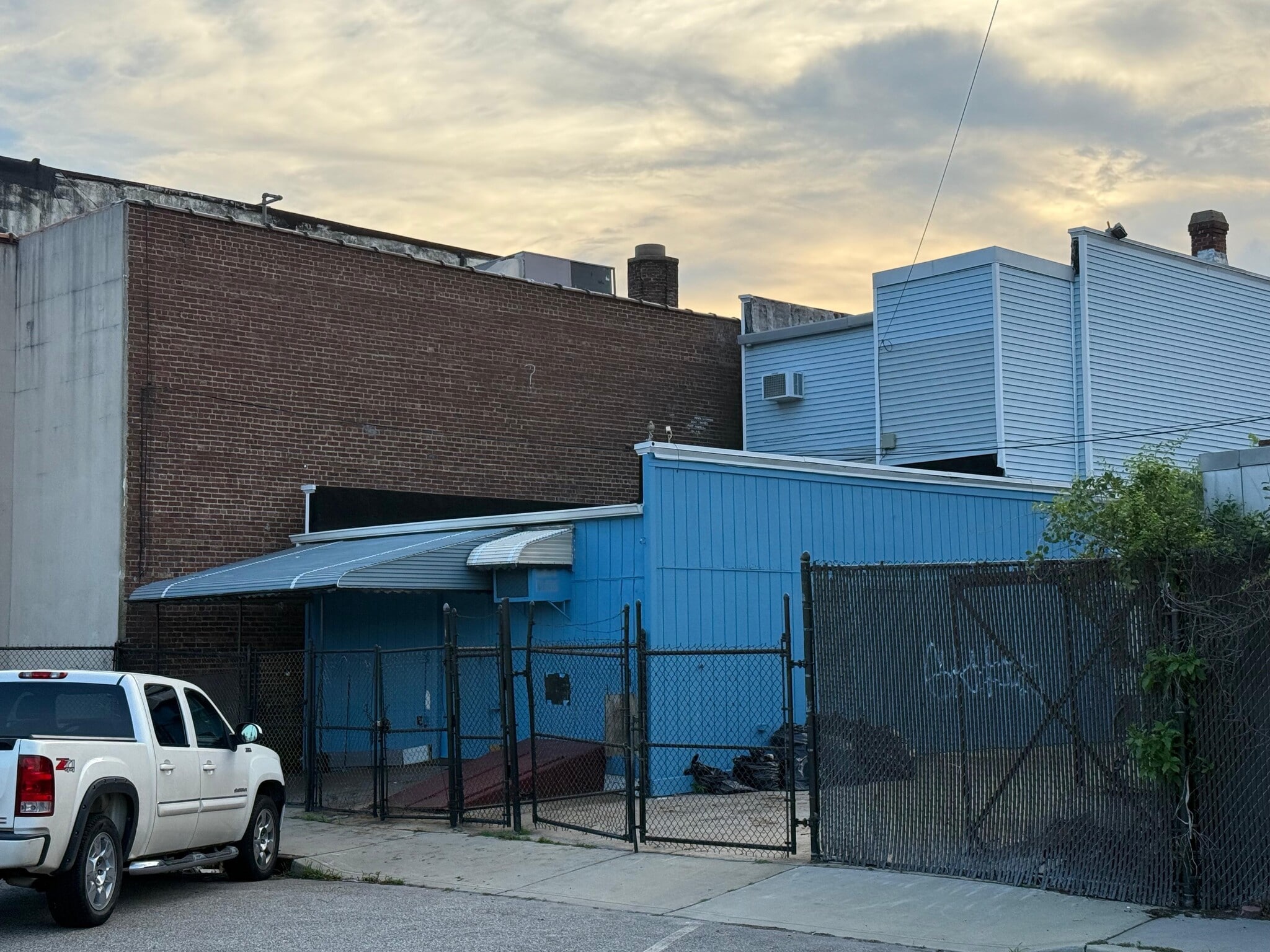 21 E Marie St, Hicksville, NY for Rent