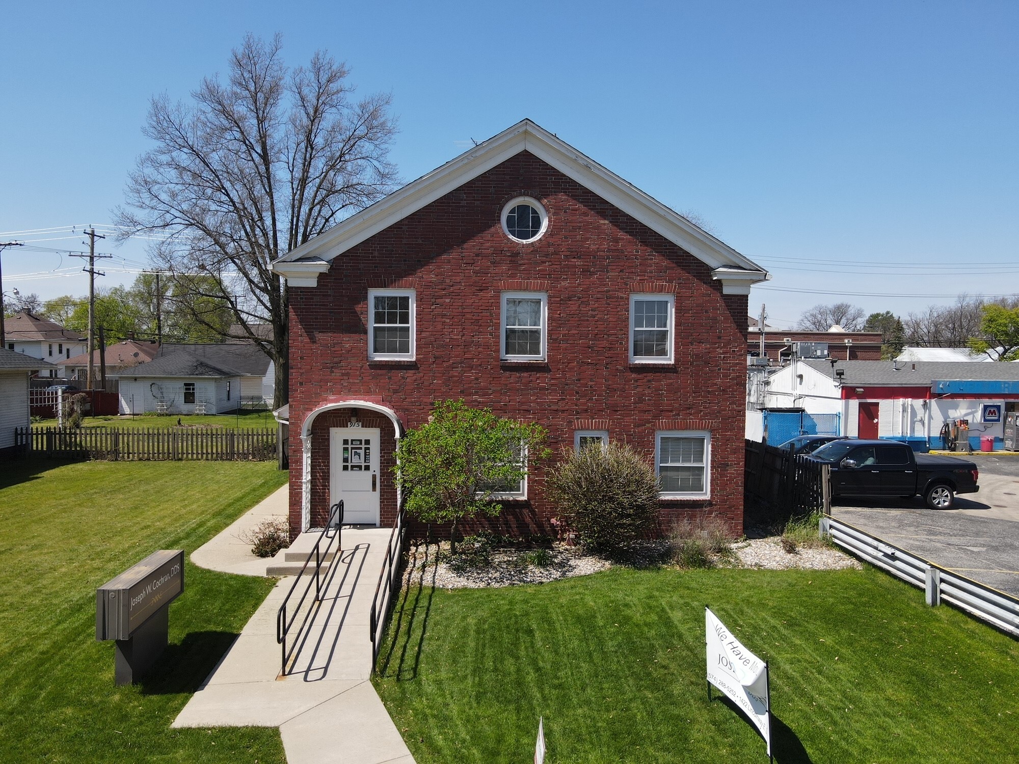 915 S Ironwood Dr, South Bend, IN for Sale