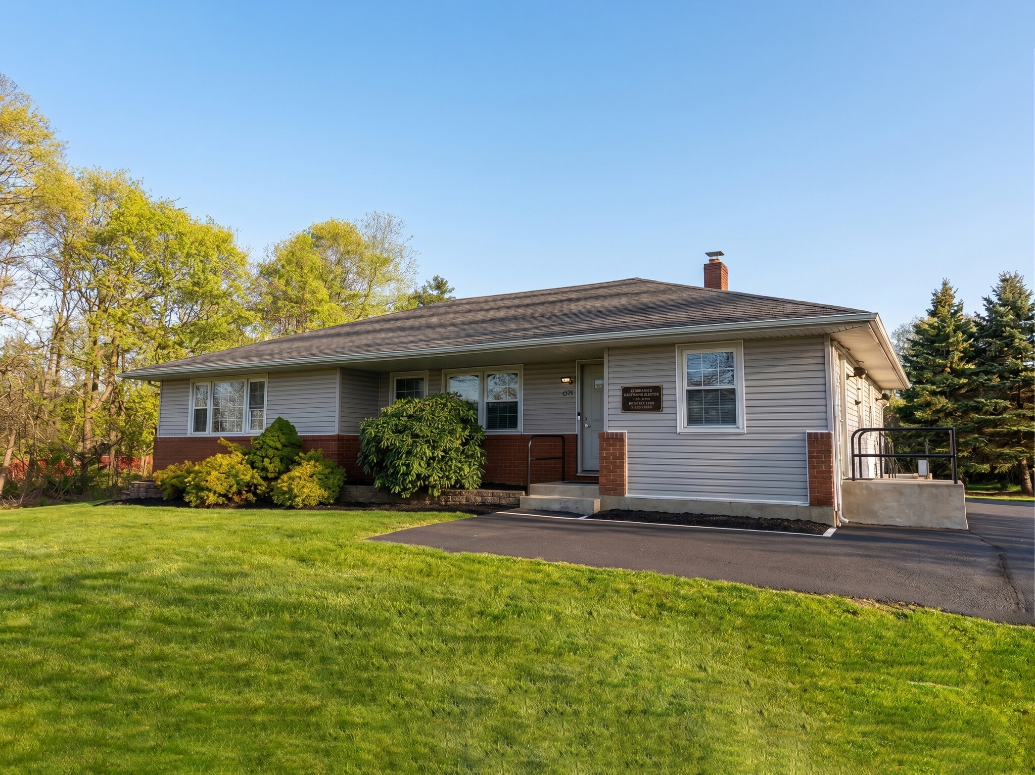 3250 Sunrise Hwy, Islip Terrace, NY for Sale
