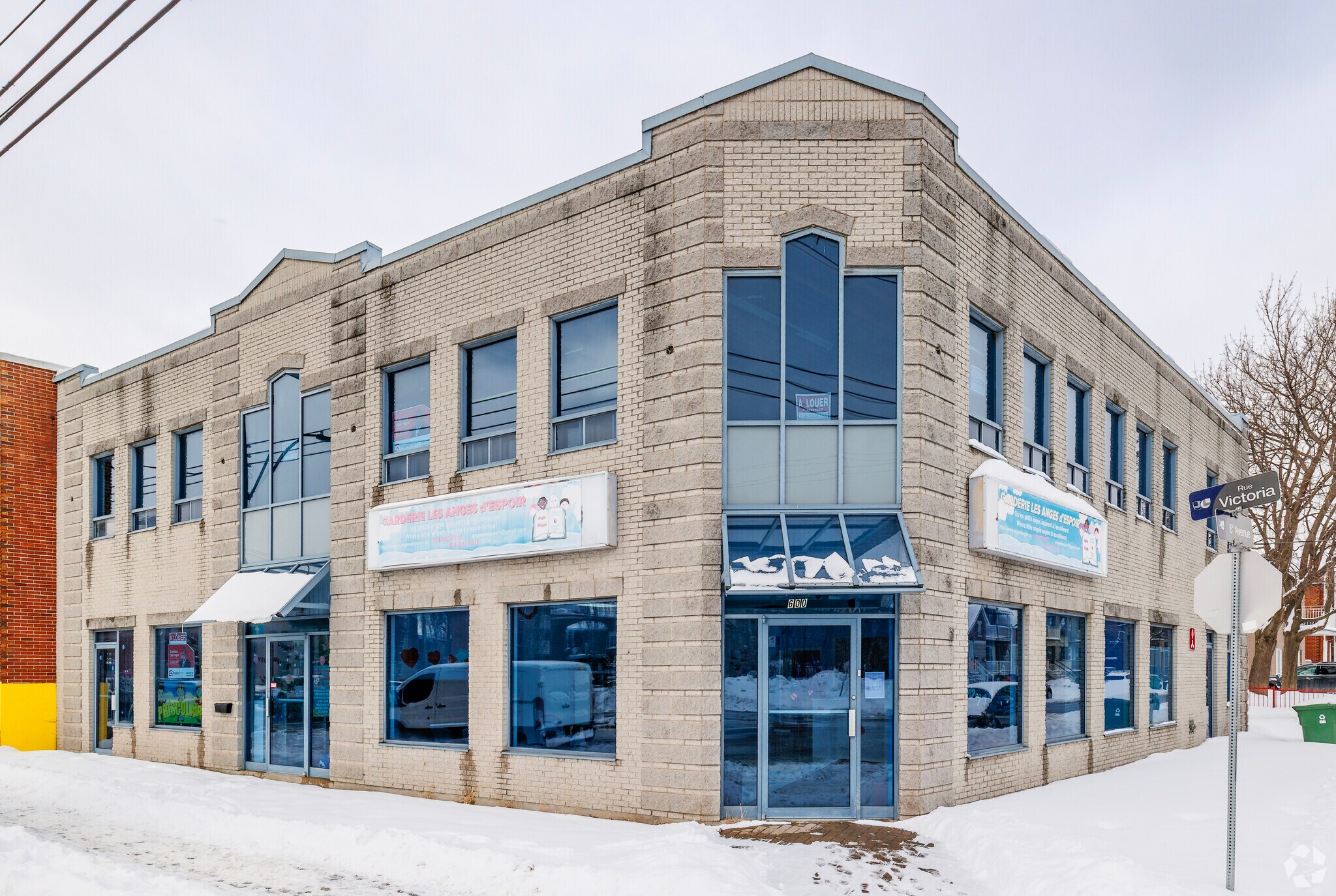 600 Rue Victoria, Montréal, QC for Rent