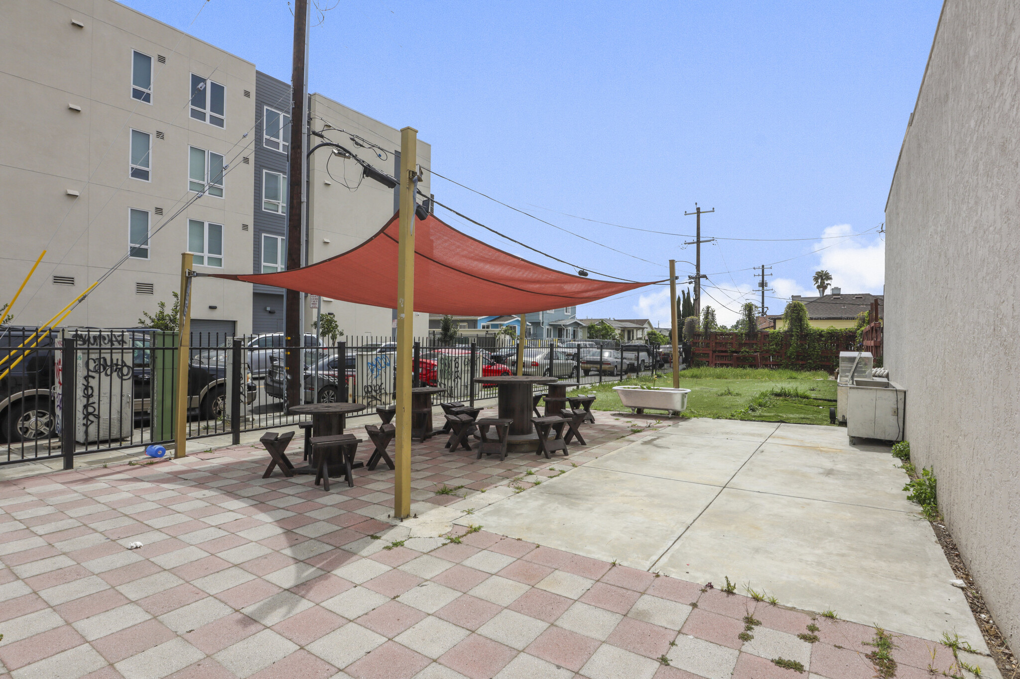 9337 International Blvd, Oakland, CA for Sale