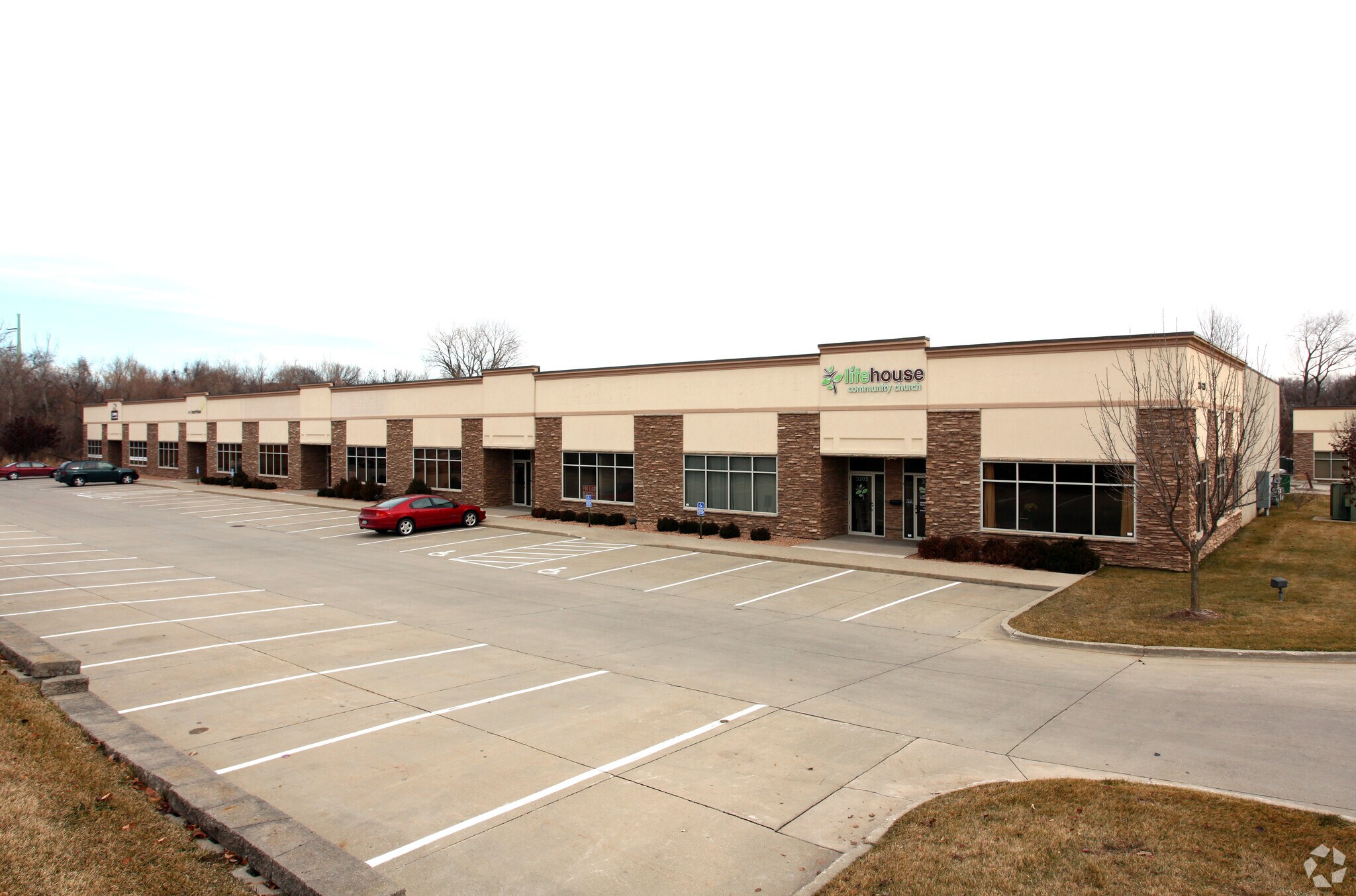3201-3239 99th St, Urbandale, IA for Rent