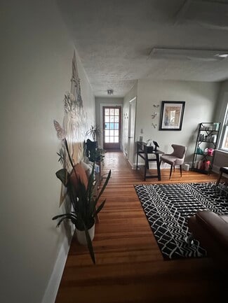 West Hartford, CT Office/Retail - 224 Whiting Ln