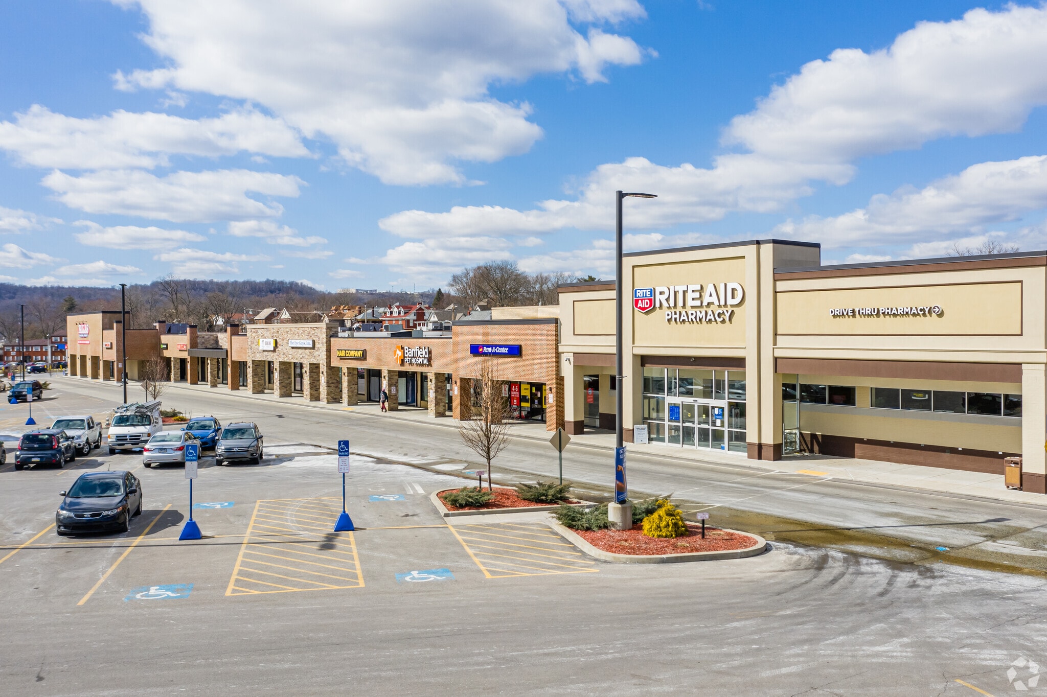 200 Crafton Ingram Shopping Ctr, Pittsburgh, PA for Rent