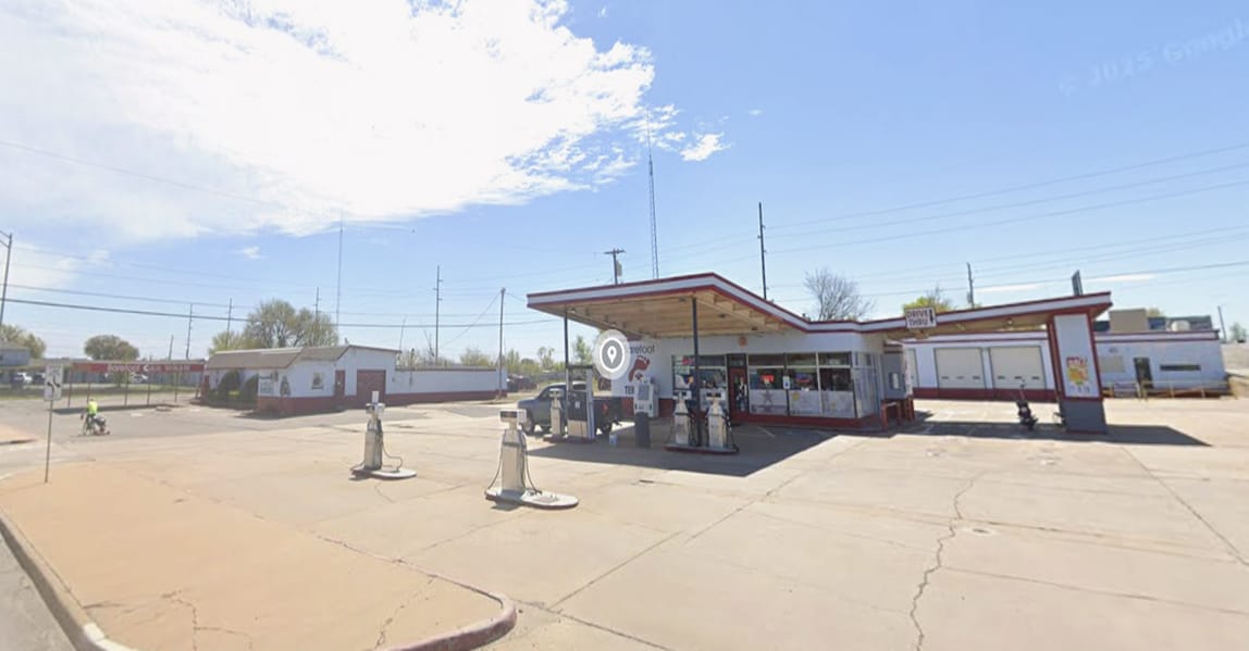106 SW Lee Blvd, Lawton, OK for Sale