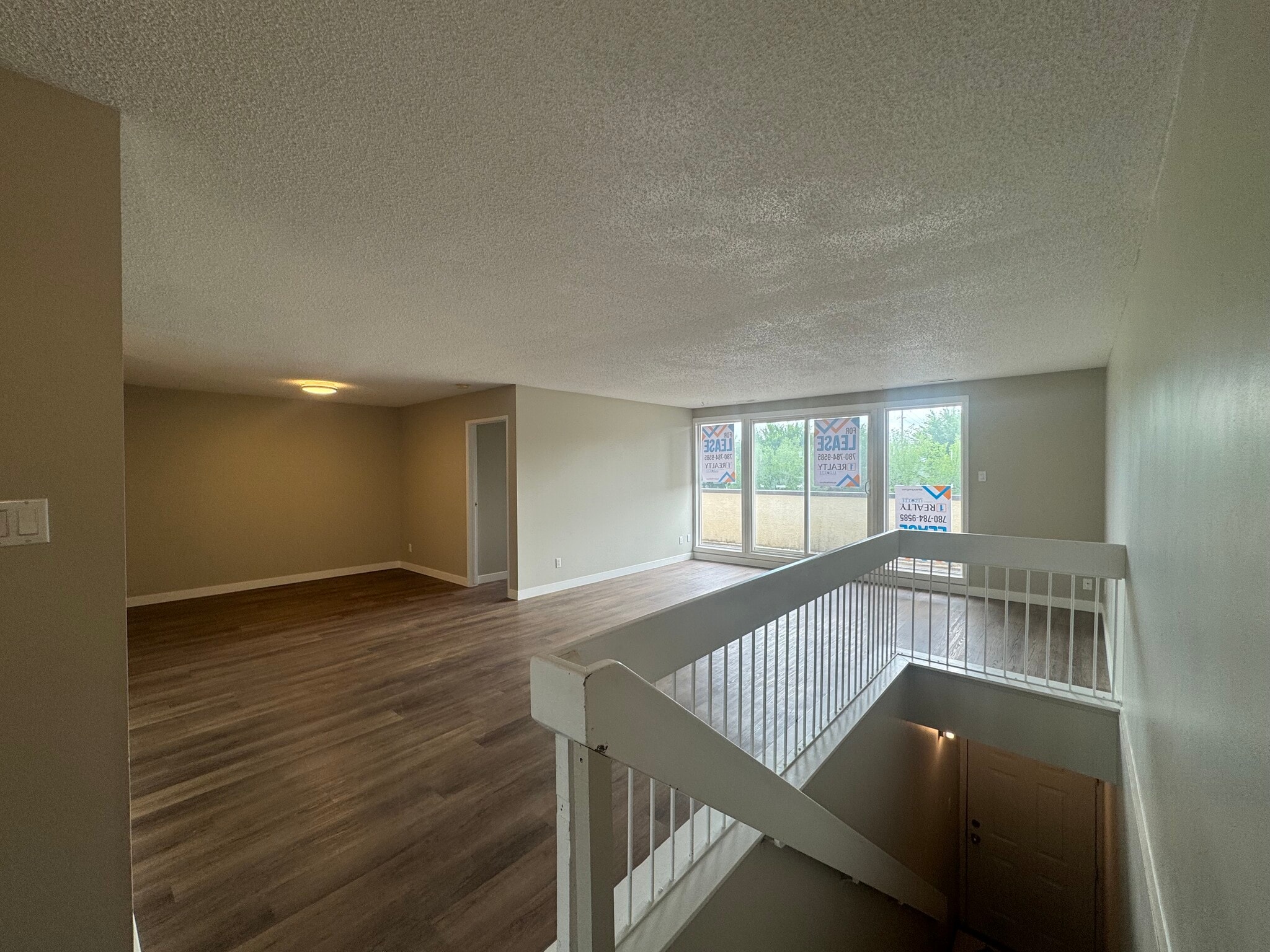 5004A 50 St, Beaumont, AB for Rent