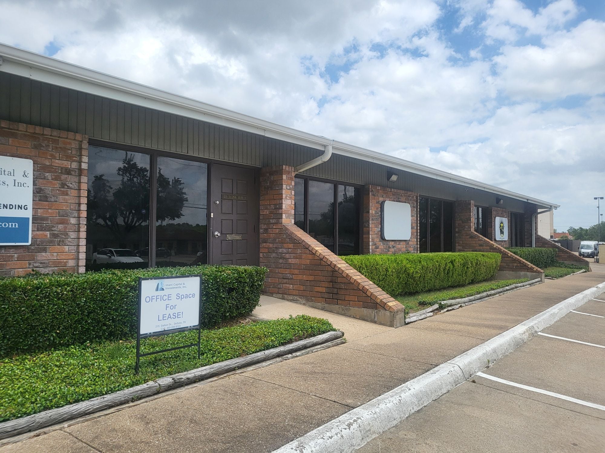 215 Dalton Dr, DeSoto, TX for Rent