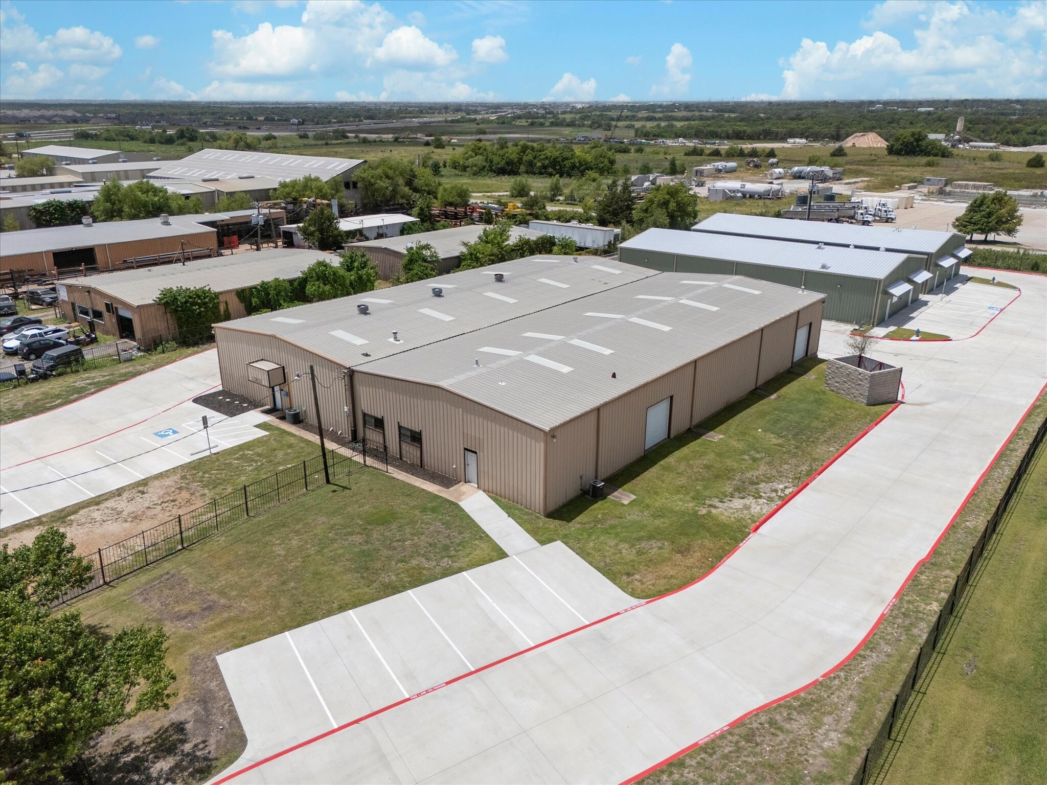1305 Industrial Dr, Royse City, TX for Rent