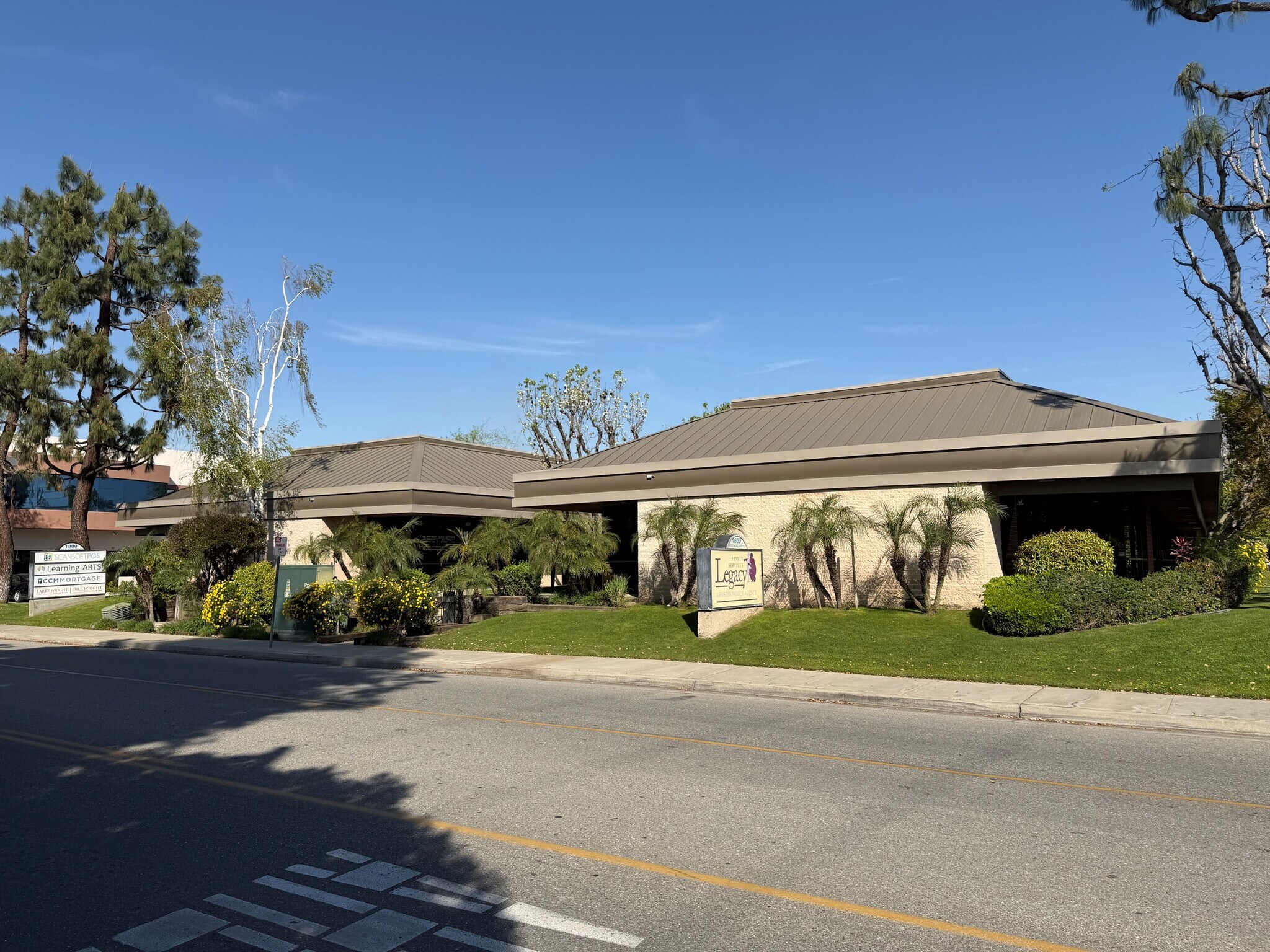 1800 Westwind Dr, Bakersfield, CA for Rent