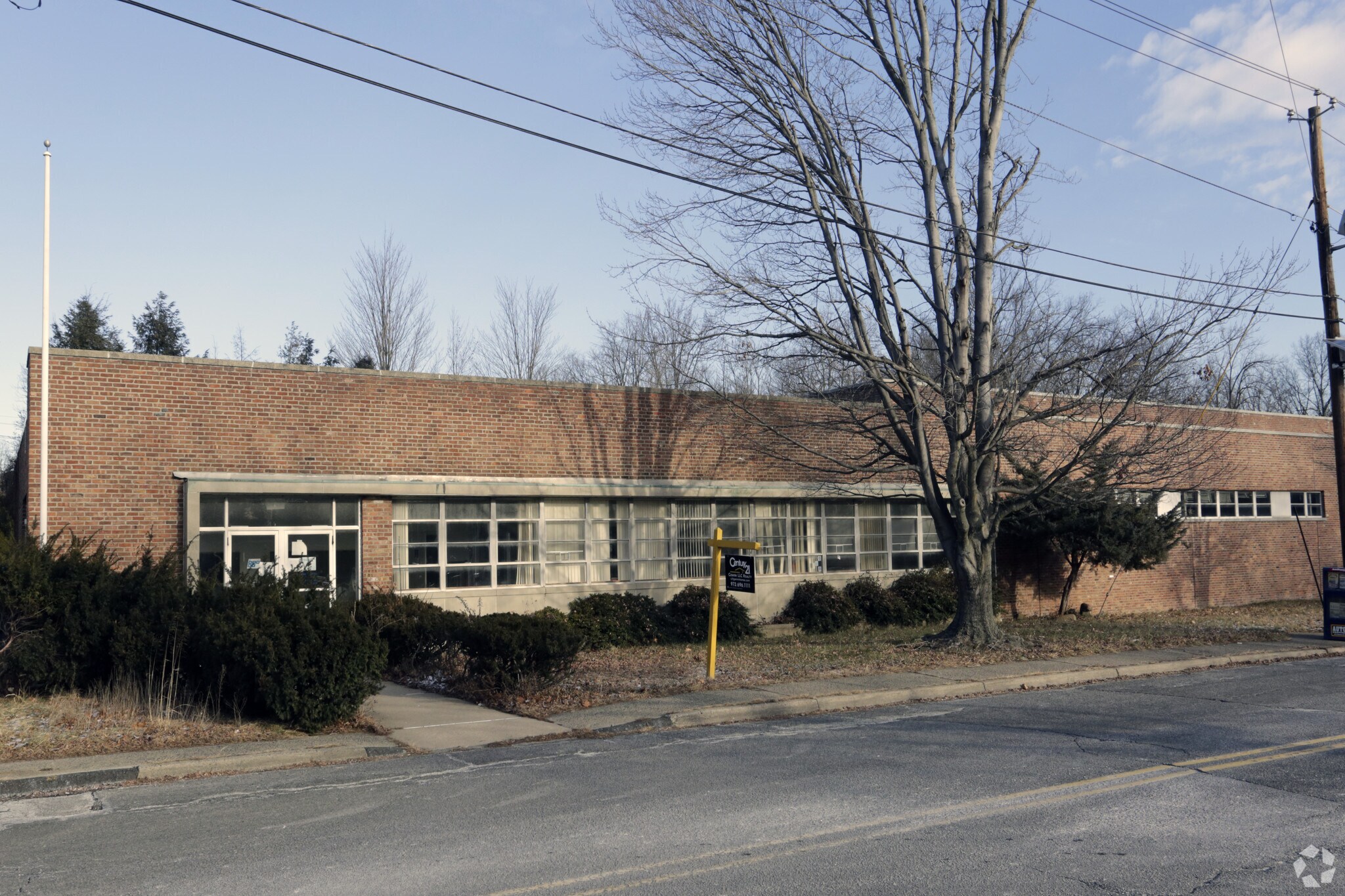 35 Taylor Dr Wayne, NJ 07470 Industrial Property for Lease on