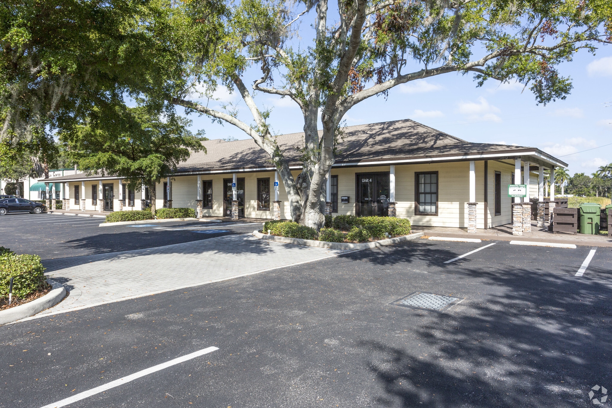 2429-2431 Manatee Ave E, Bradenton, FL for Rent