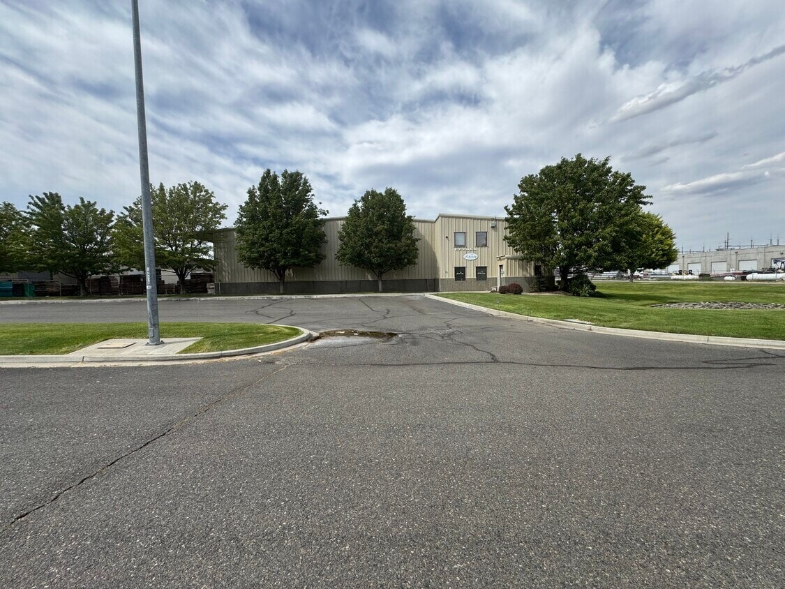 2900 Sutherland Dr, Union Gap, WA for Rent