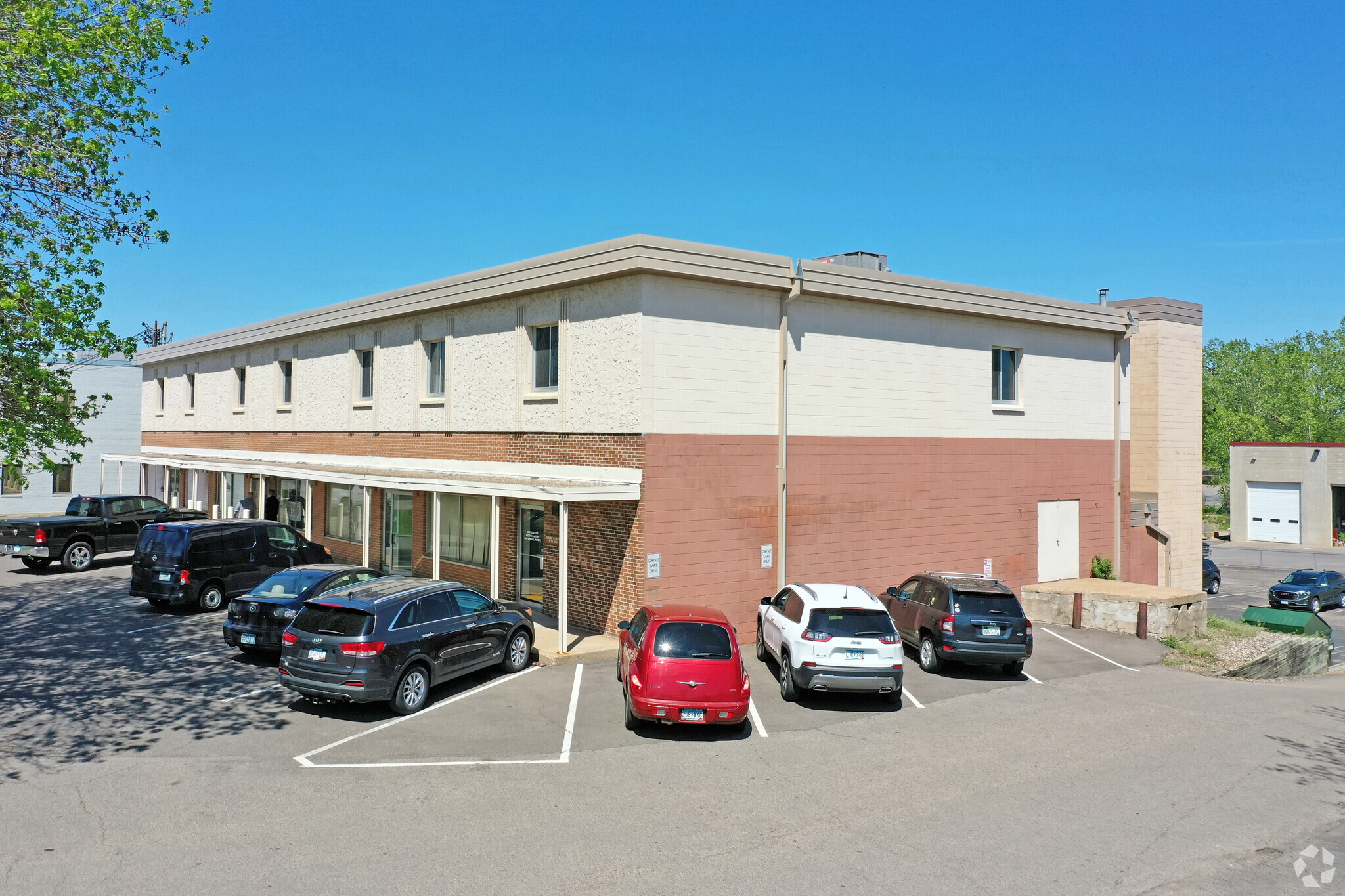 441-445 NW Old Highway 8, New Brighton, MN for Rent