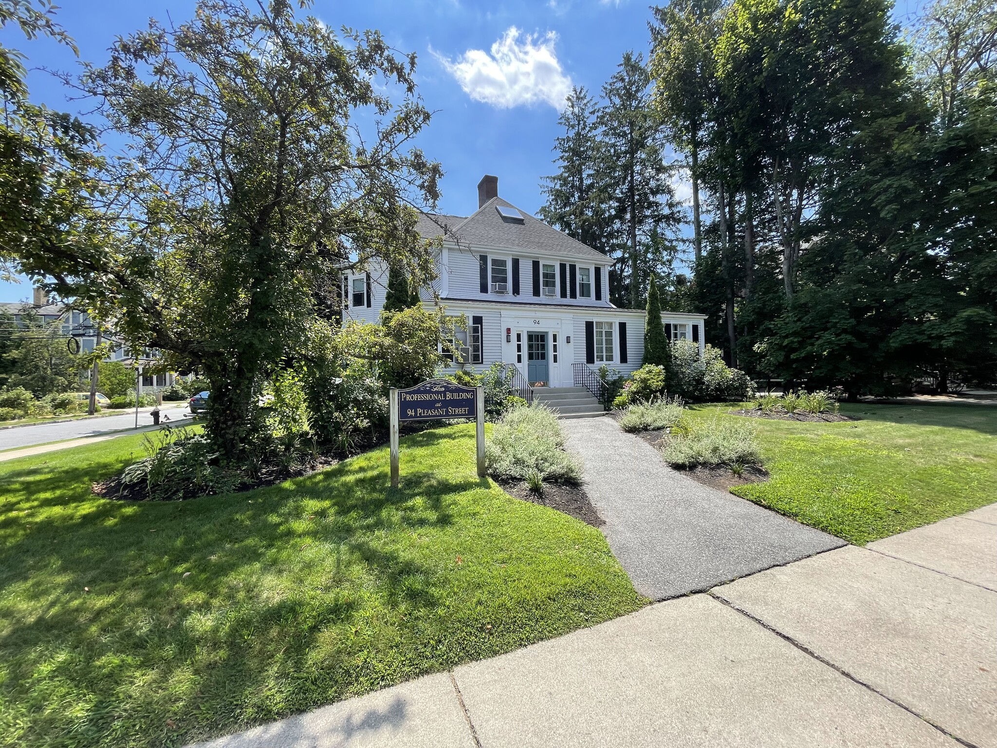 94 Pleasant St, Arlington, MA for Rent