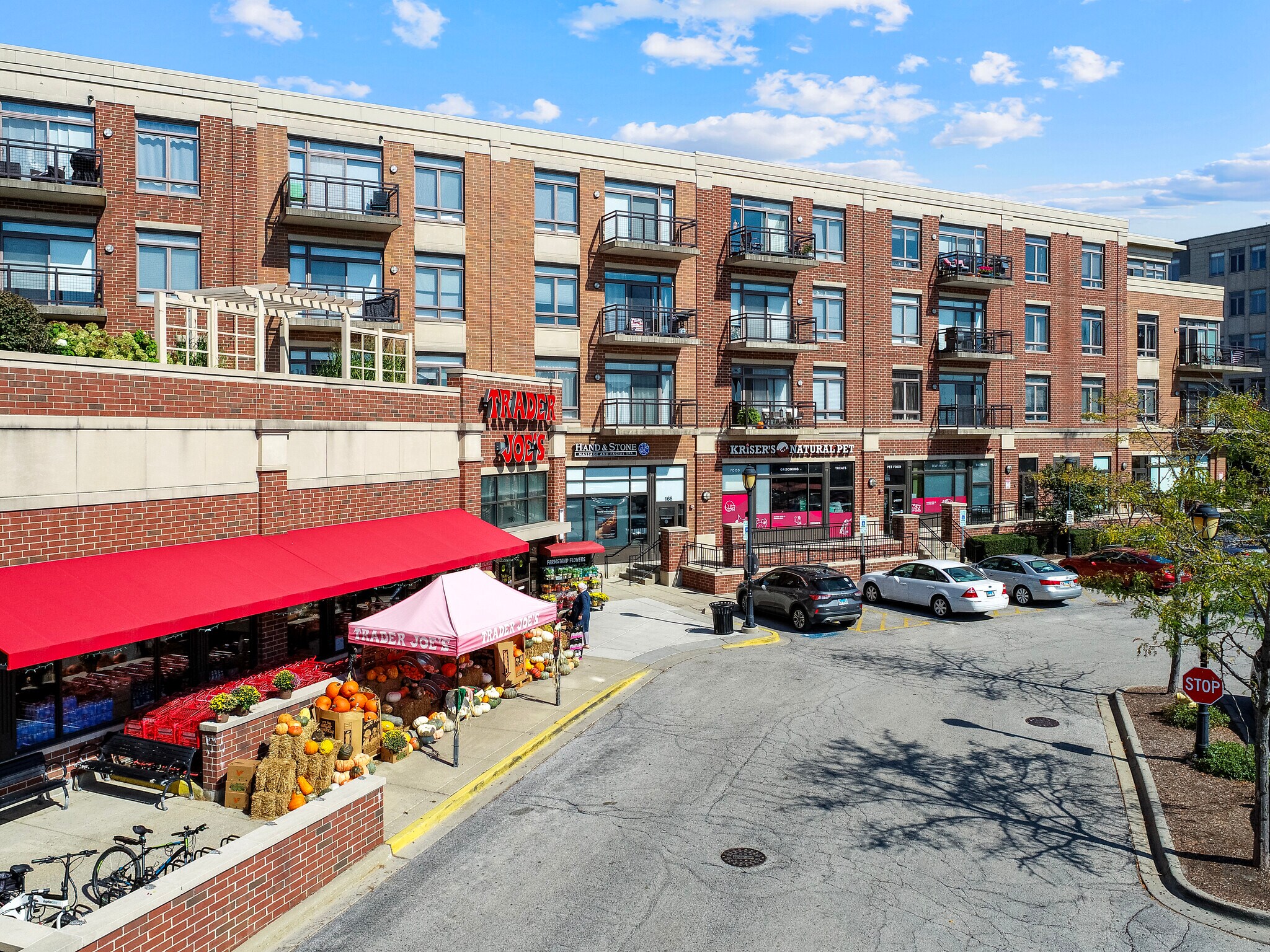 Touhy Ave @ Northwest Highway, Park Ridge, IL for Rent