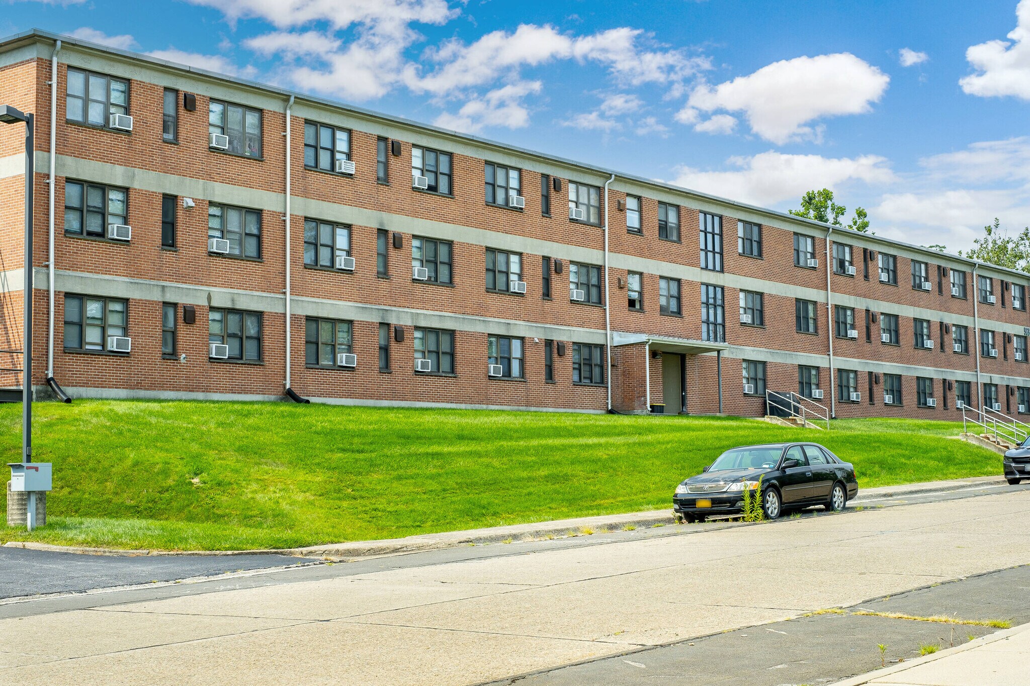 563 Reed St New Windsor, NY 12553 Office Property for Sale on