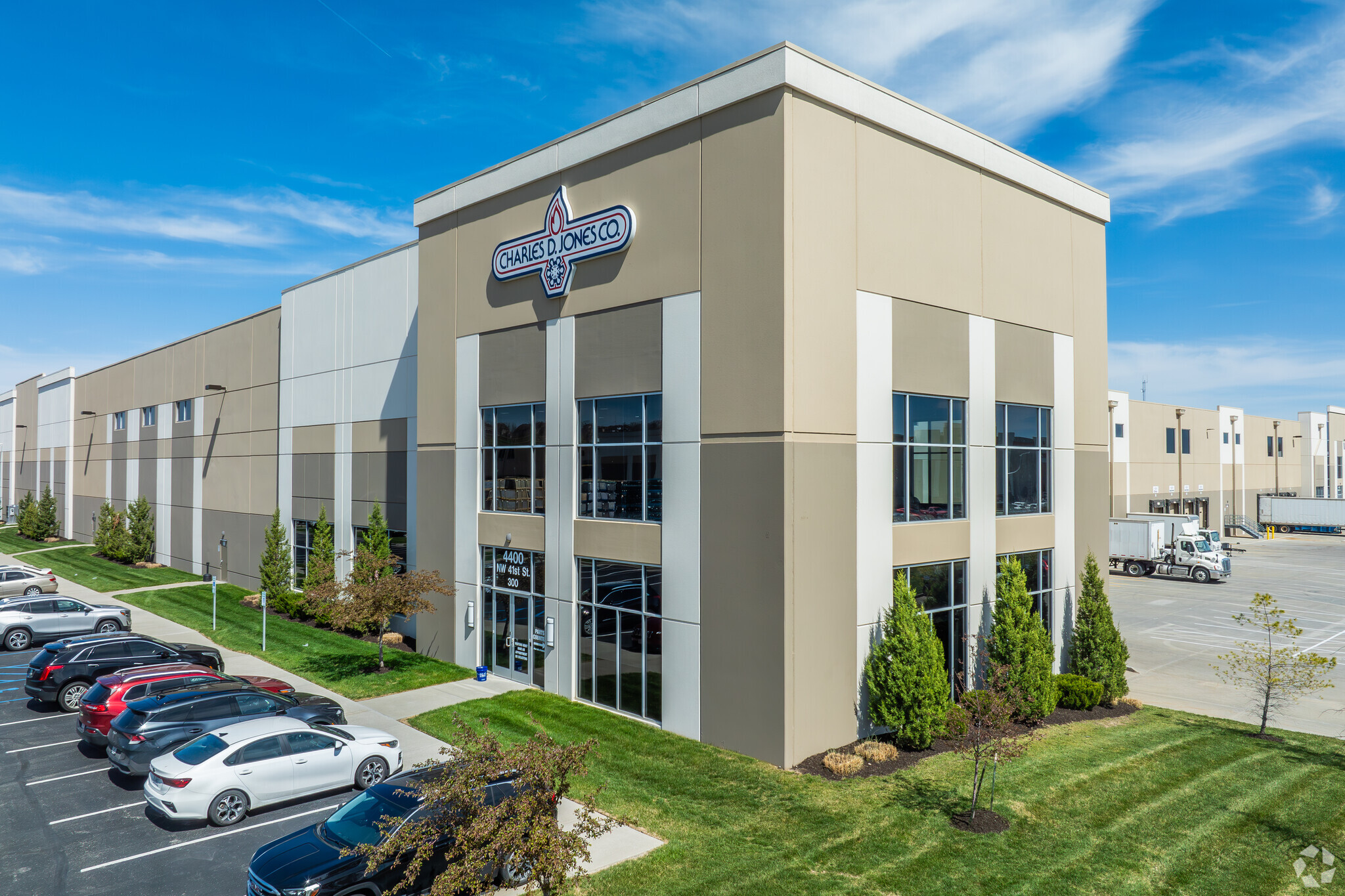 4400 NW 41st St, Riverside, MO for Rent