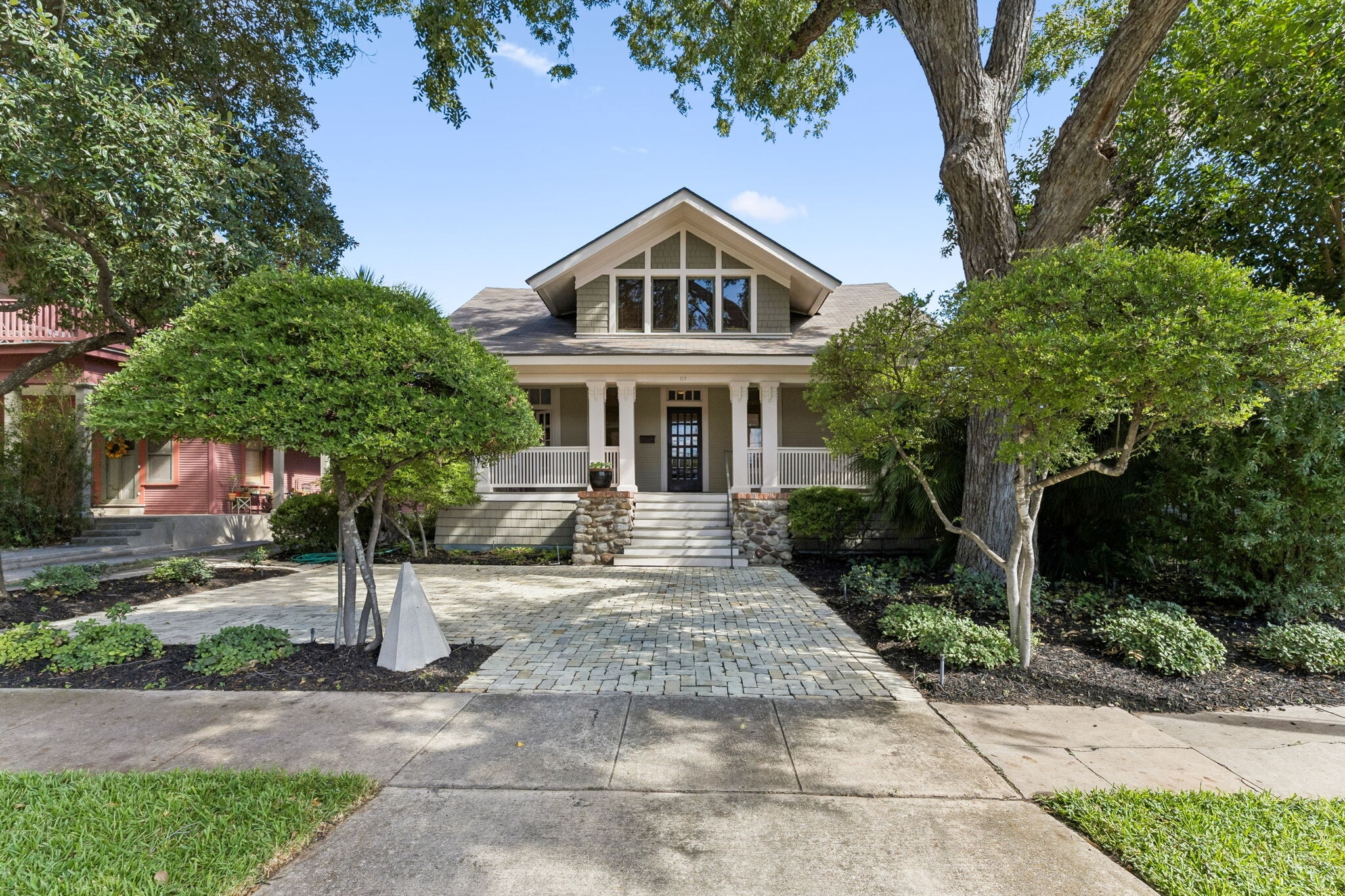 117 W Mistletoe Ave, San Antonio, TX for Sale
