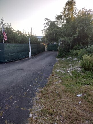 Islandia, NY Commercial Land - 1640 Veterans Memorial Hwy