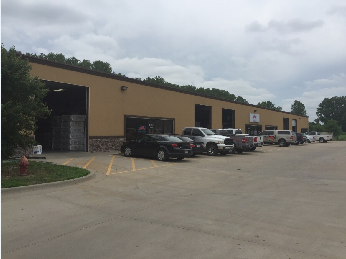 10947 Kaw Dr, Edwardsville, KS for Rent