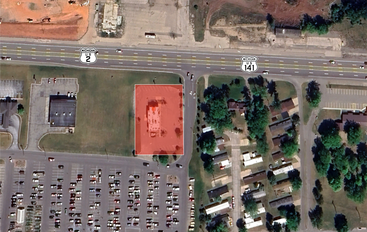 8133 US-2/141, Iron Mountain, MI for Sale