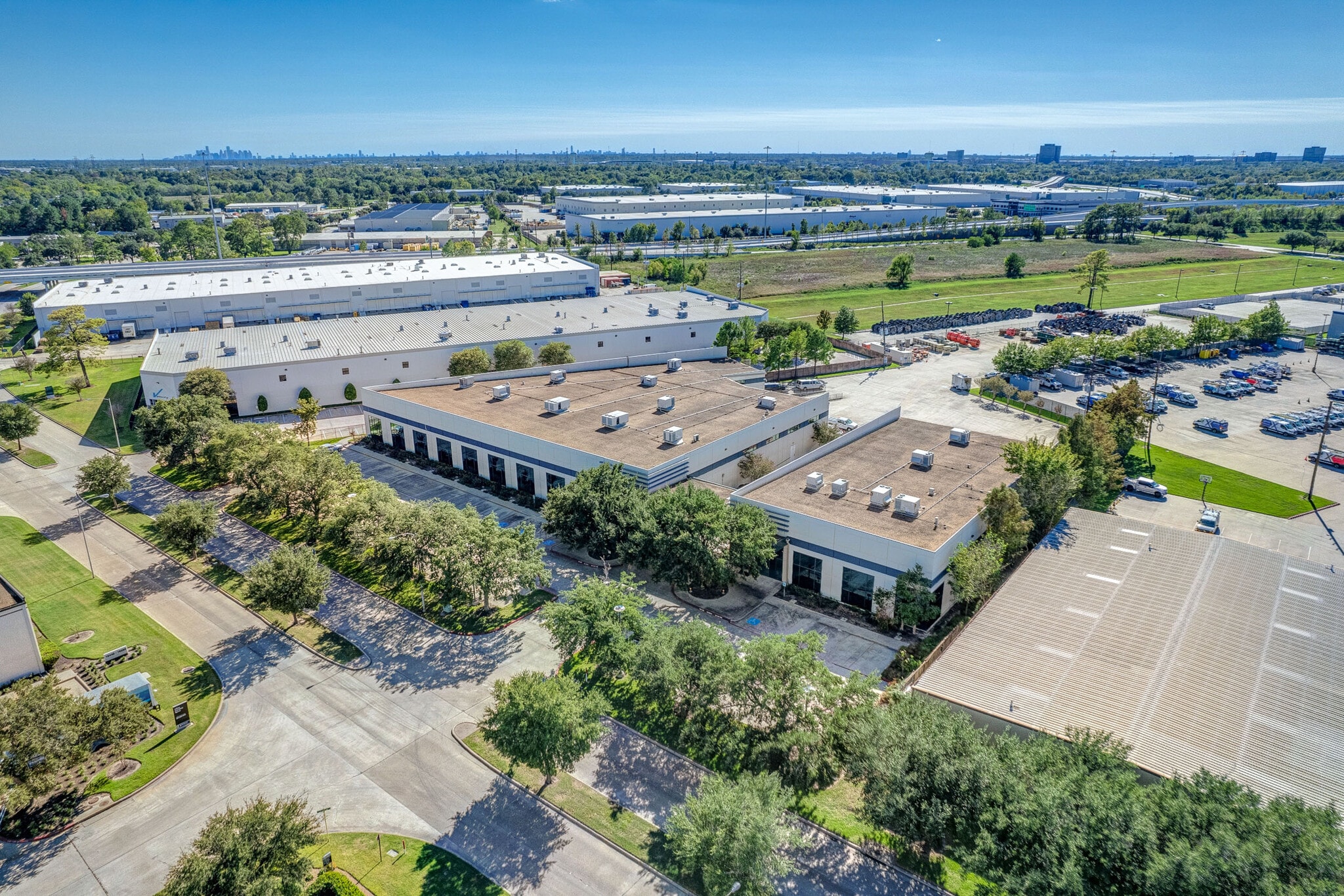 16503 Air Center Blvd, Houston, TX for Rent