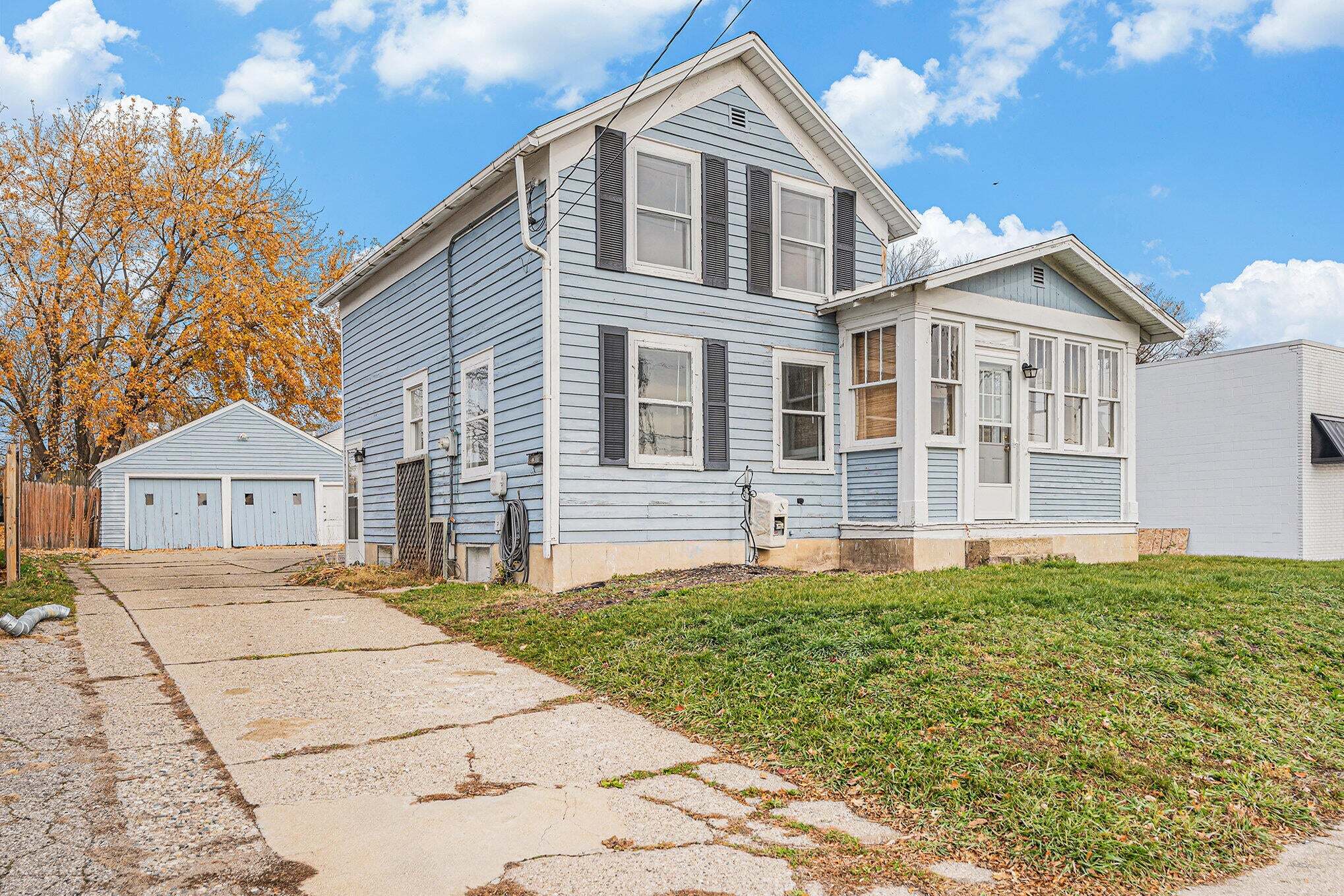 3981 White St SW, Grandville, MI for Sale