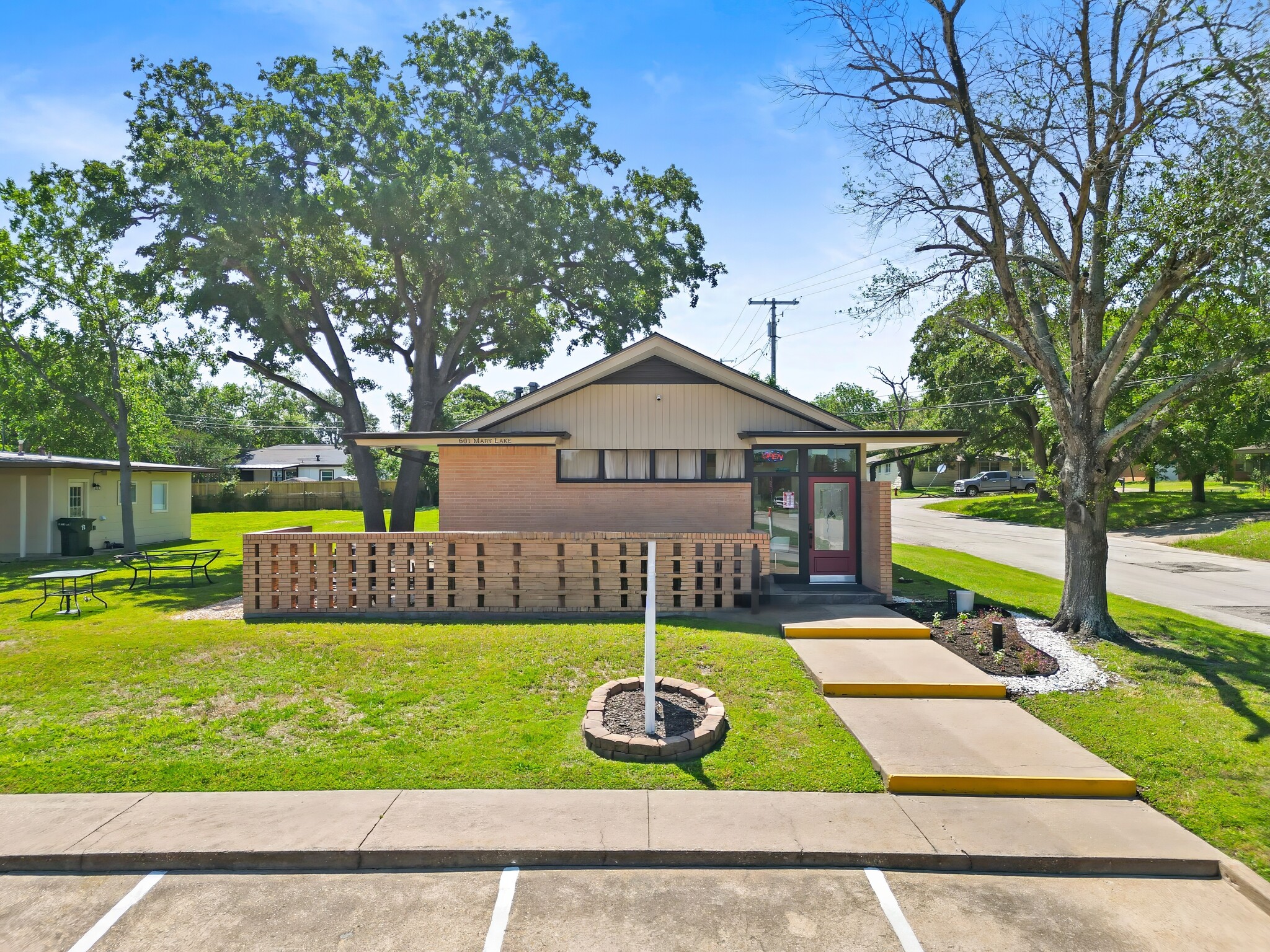 601 Mary Lake Dr, Bryan, TX for Sale