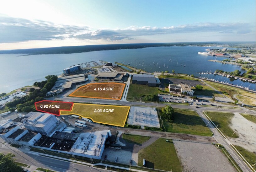 Adelaide Pointe Muskegon Lake, Muskegon, MI for Sale
