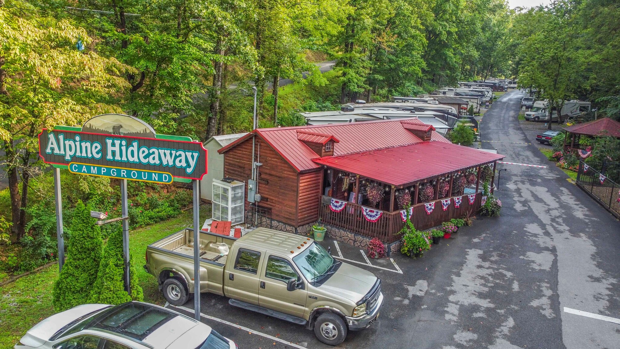 251 Spring Valley Rd, Pigeon Forge, TN for Sale
