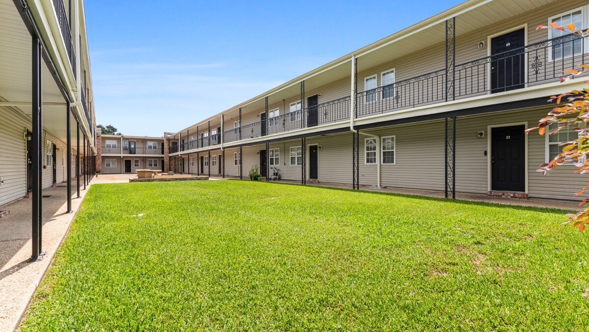 4601 Macarthur Blvd, New Orleans, LA for Sale