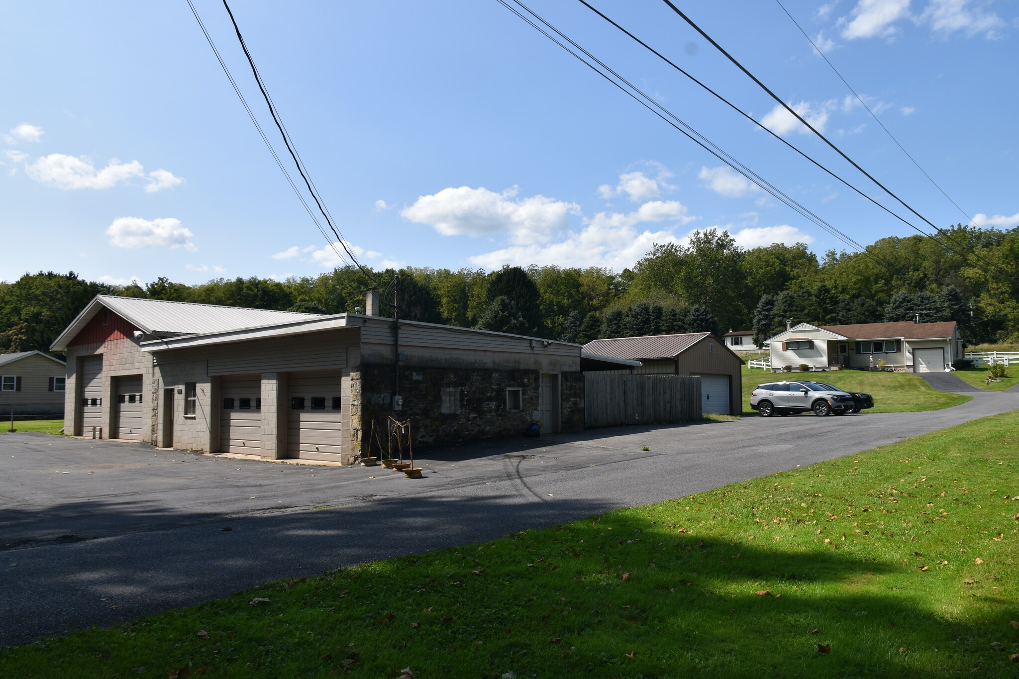 4592 S Delaware Dr, Easton, PA for Sale