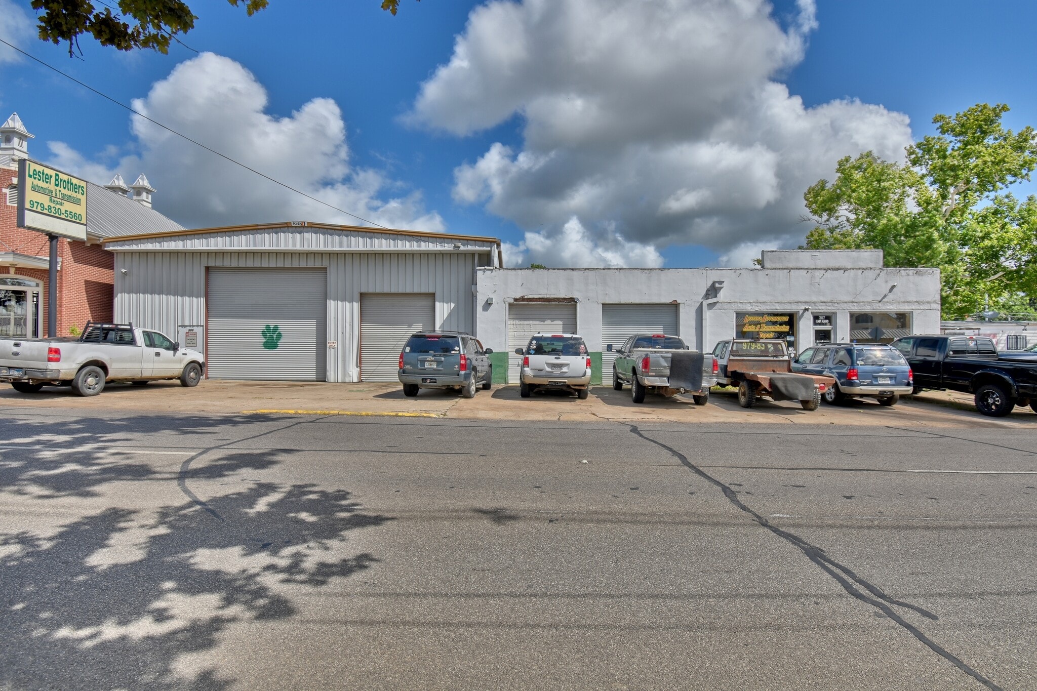 307 E Alamo St, Brenham, TX for Sale