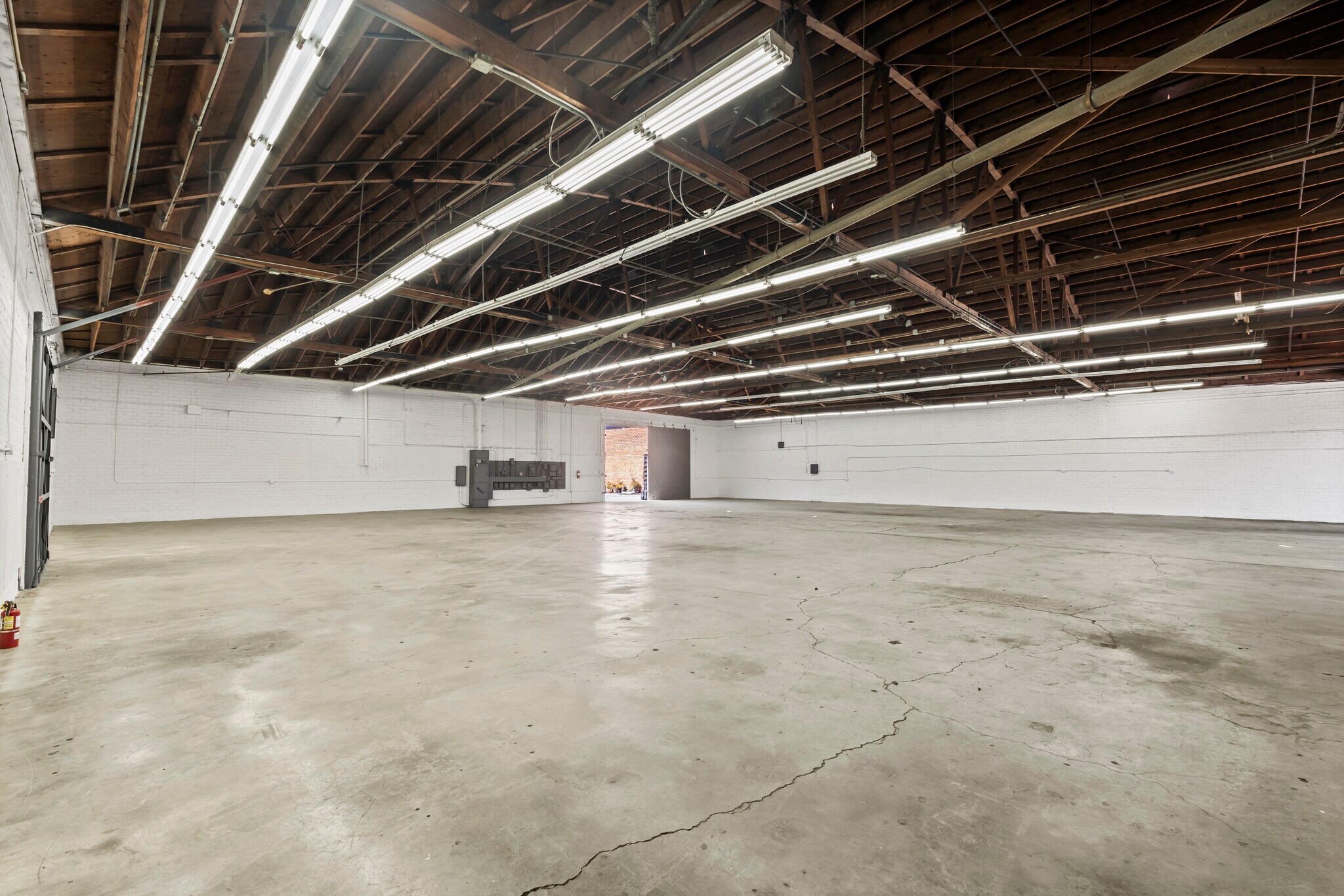 3301 Maple Ave, Los Angeles, CA for Rent