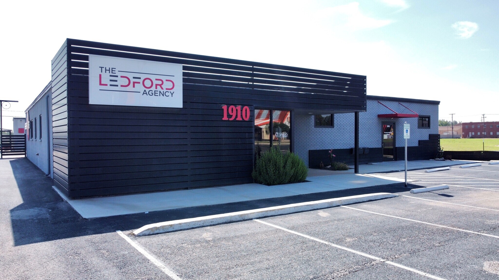 1910 N Big Spring St, Midland, TX for Rent