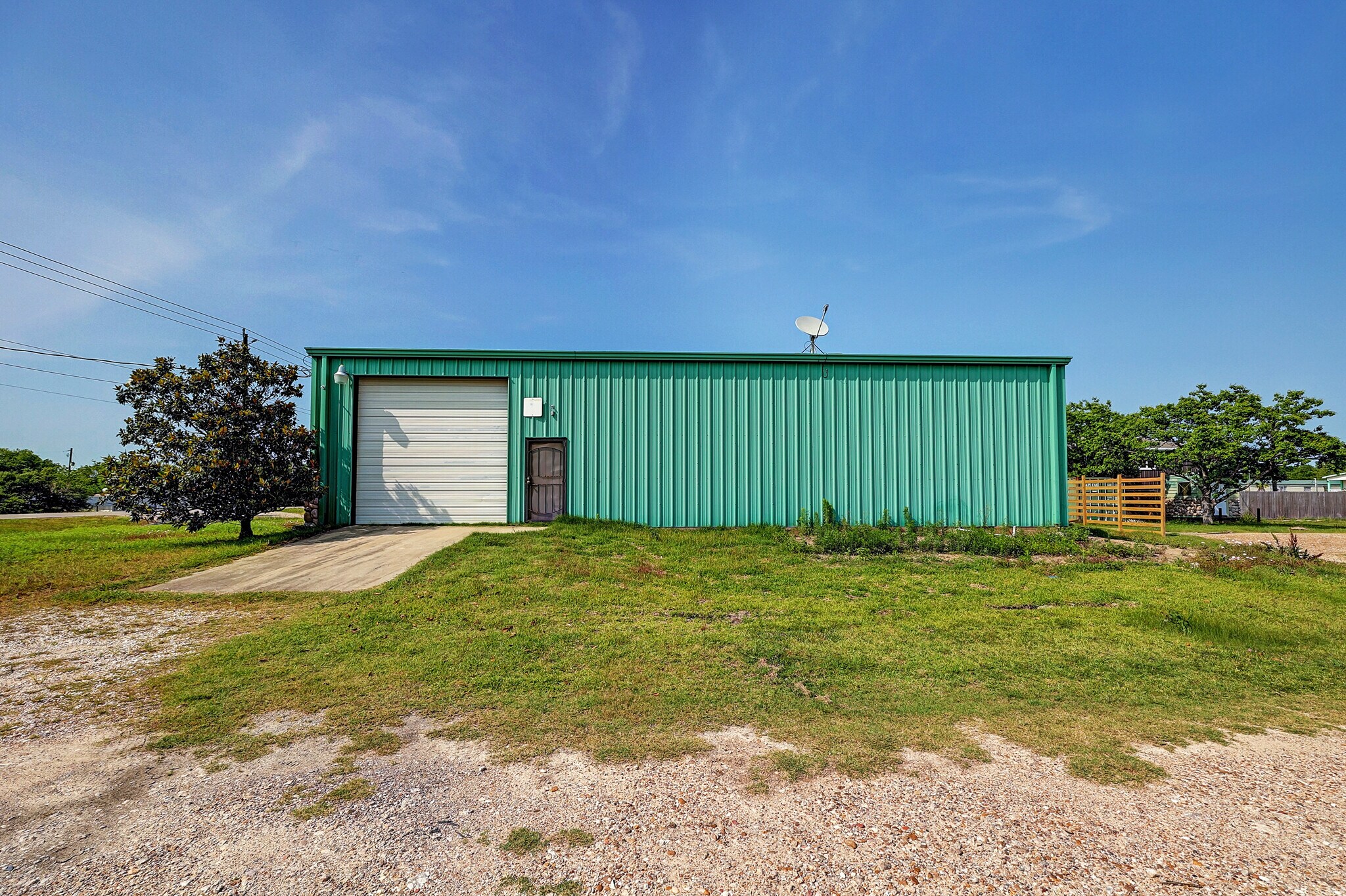 635 9th St San Leon, TX 77539 Industrial Property for Lease on