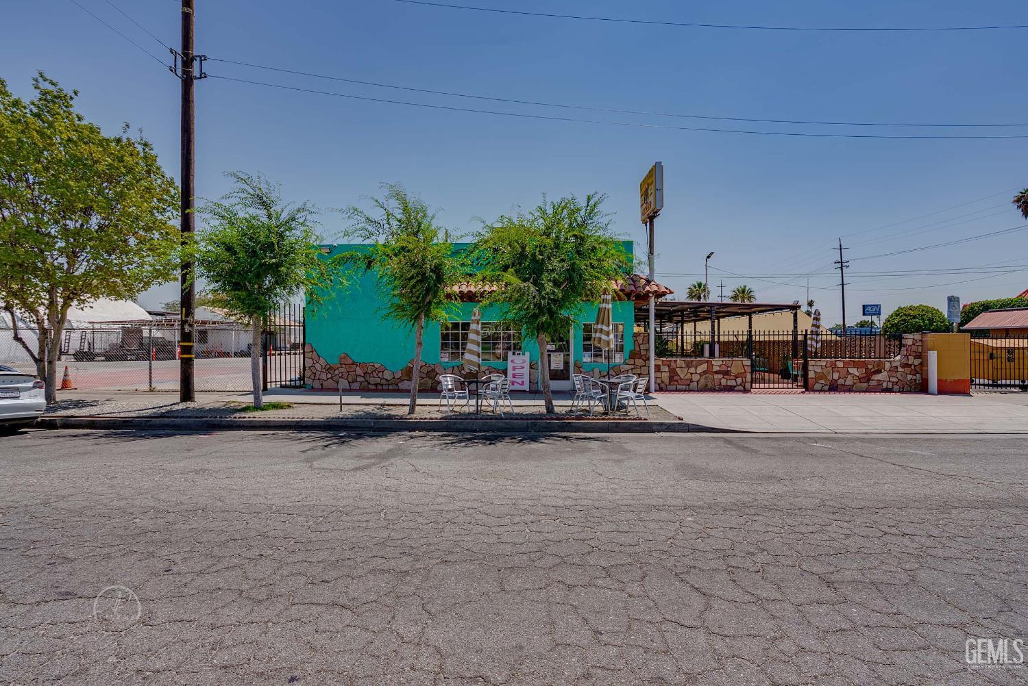 123 E 18th St, Bakersfield, CA for Sale