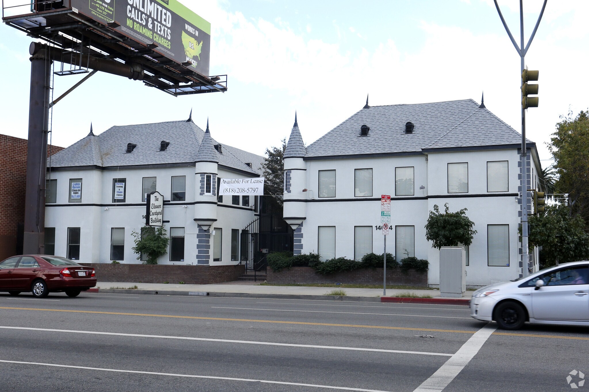 1465414664 Victory Blvd Van Nuys, CA 91411 Office Property for Lease