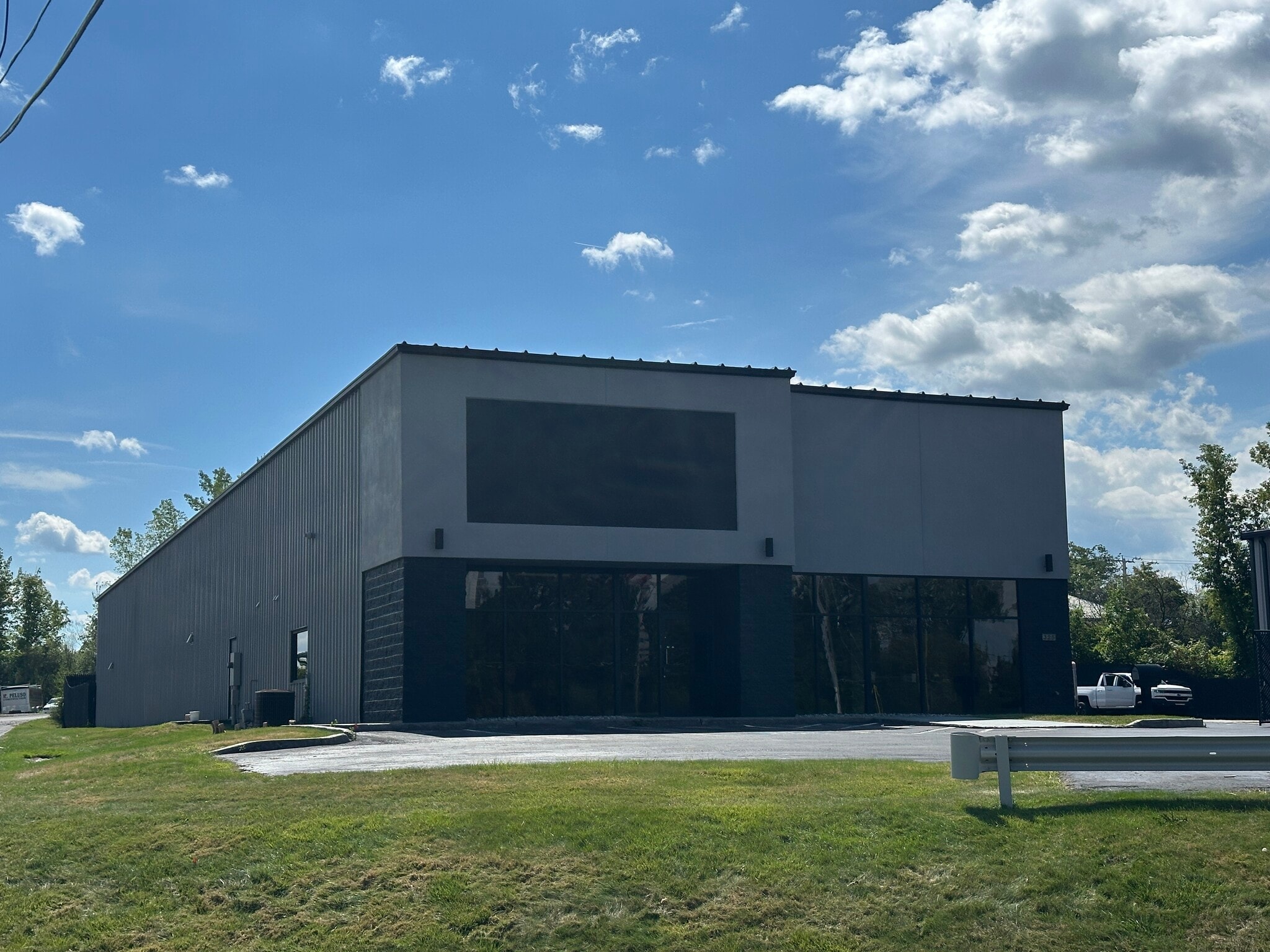 325 Commerce Blvd, Liverpool, NY for Rent