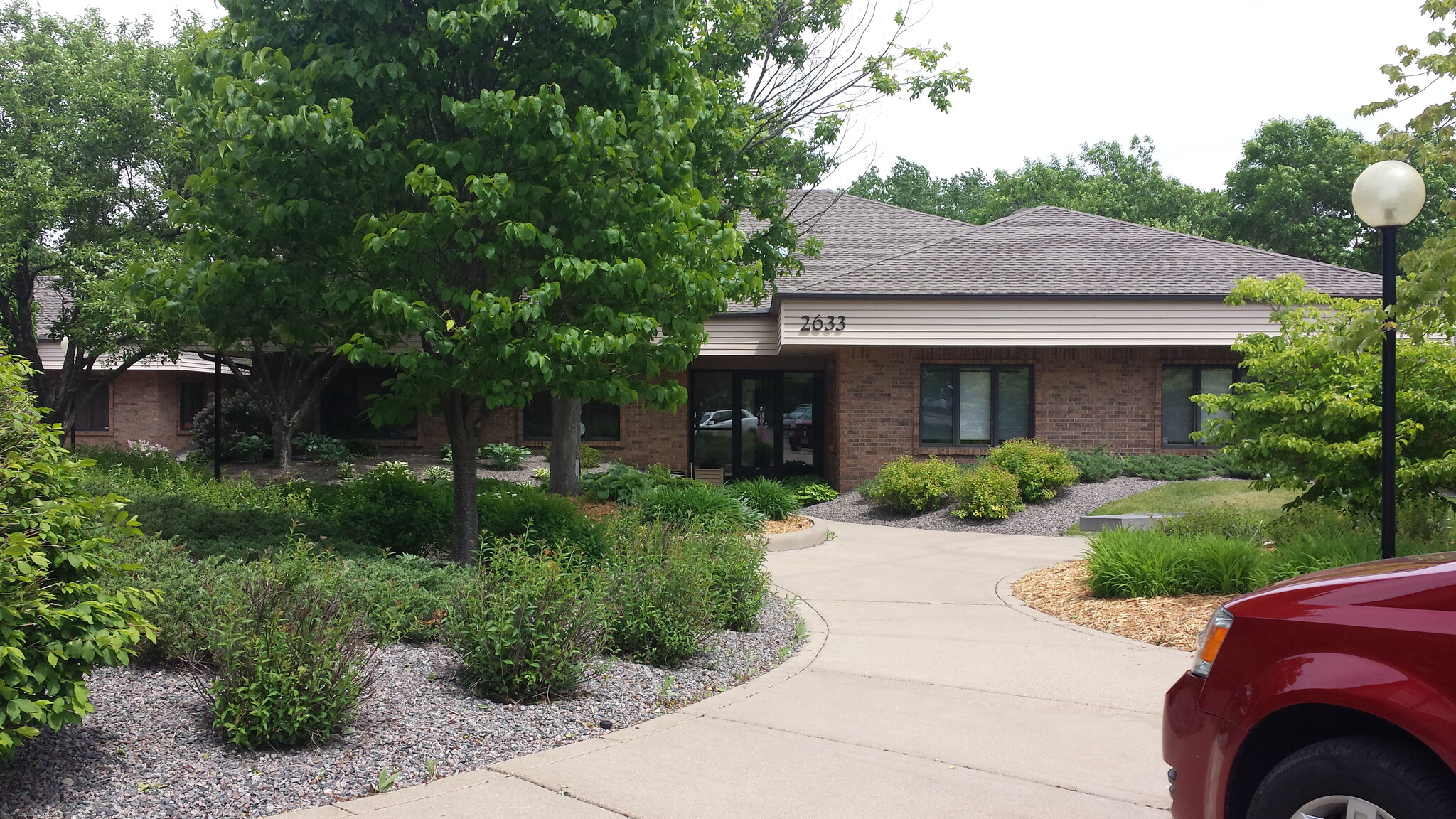 2633 Innsbruck Dr, New Brighton, MN for Sale